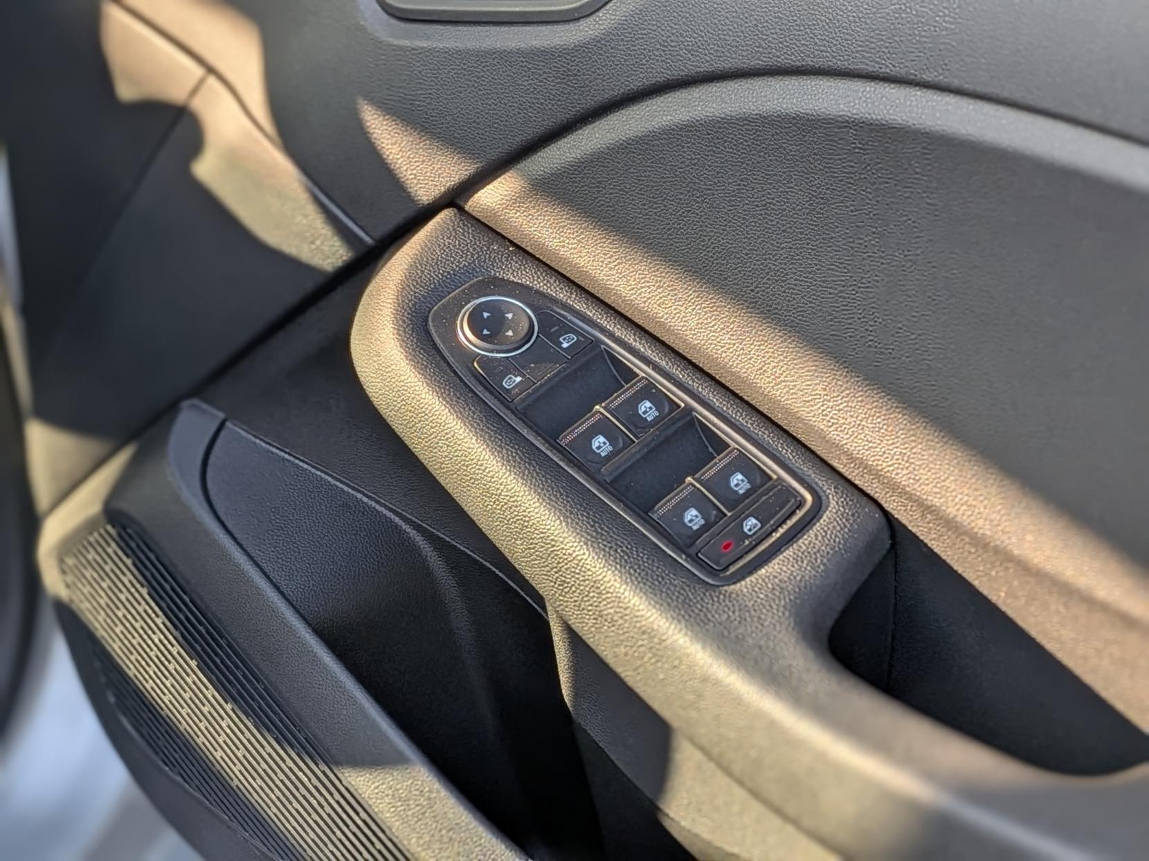 Renault Clio 1.0 TCe Iconic Edition Hatchback 5dr Petrol Manual Euro 6 (s/s) (90 ps)