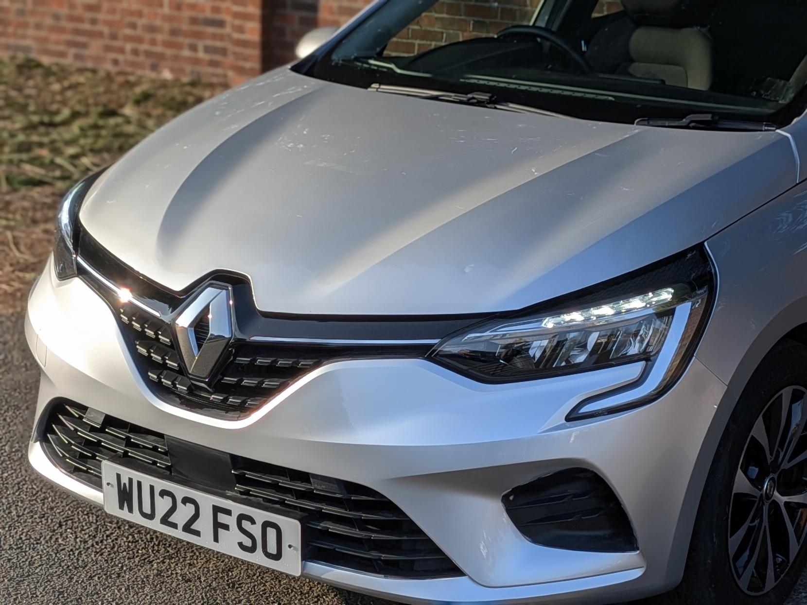 Renault Clio 1.0 TCe Iconic Edition Hatchback 5dr Petrol Manual Euro 6 (s/s) (90 ps)