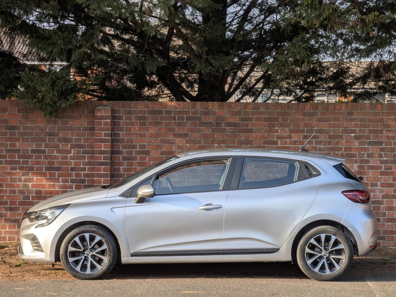 Renault Clio 1.0 TCe Iconic Edition Hatchback 5dr Petrol Manual Euro 6 (s/s) (90 ps)