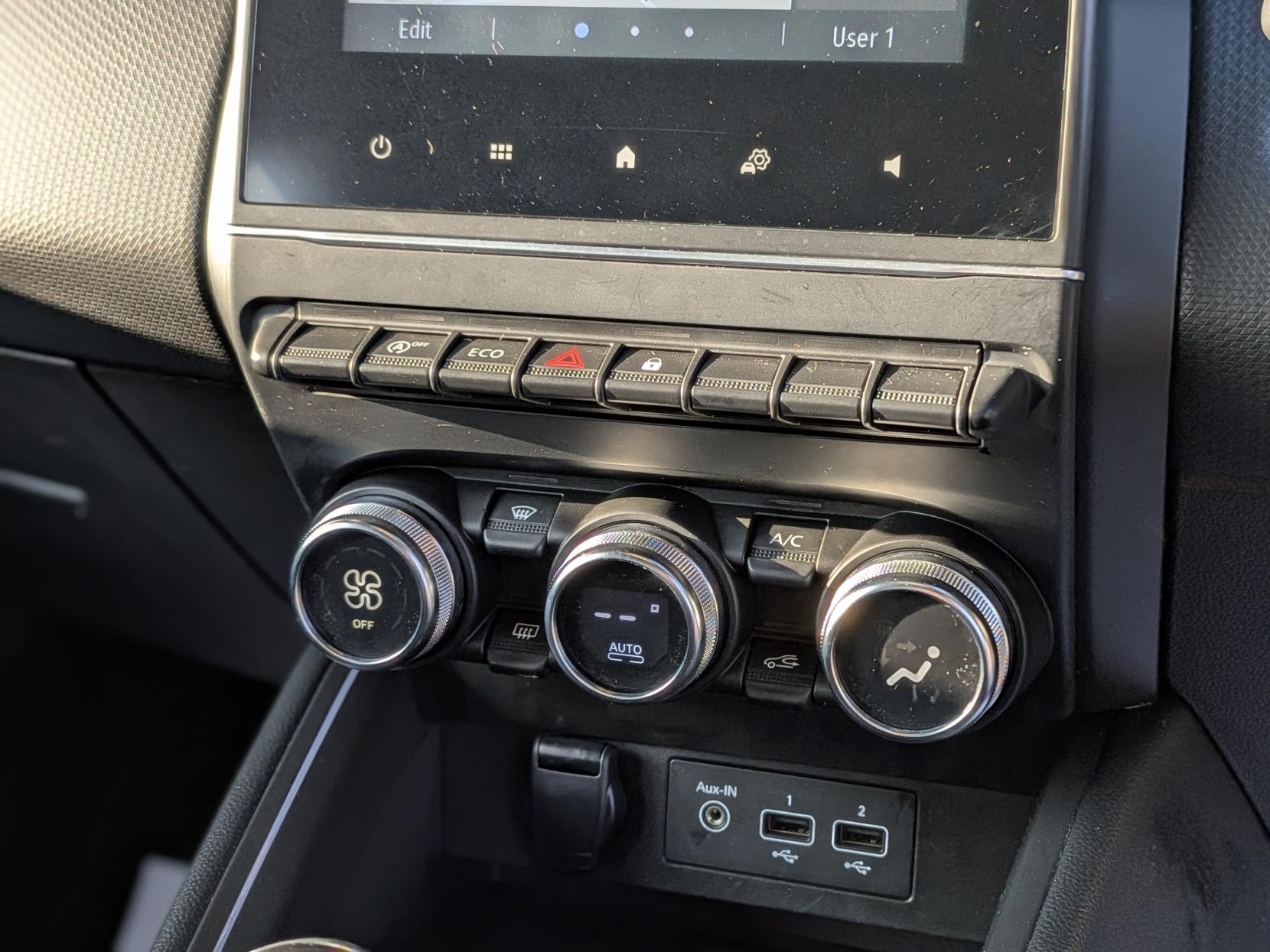 Renault Clio 1.0 TCe Iconic Edition Hatchback 5dr Petrol Manual Euro 6 (s/s) (90 ps)