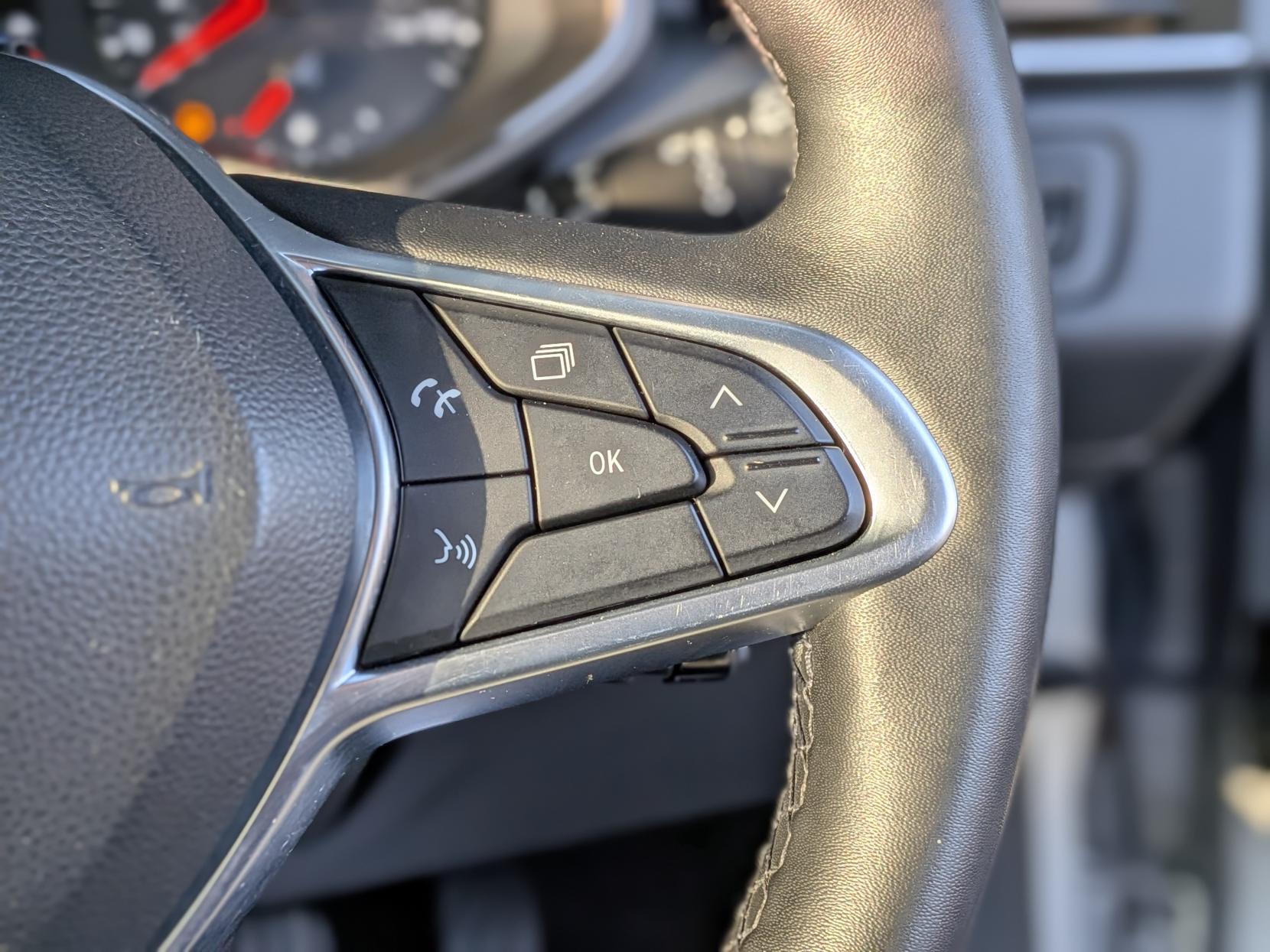 Renault Clio 1.0 TCe Iconic Edition Hatchback 5dr Petrol Manual Euro 6 (s/s) (90 ps)