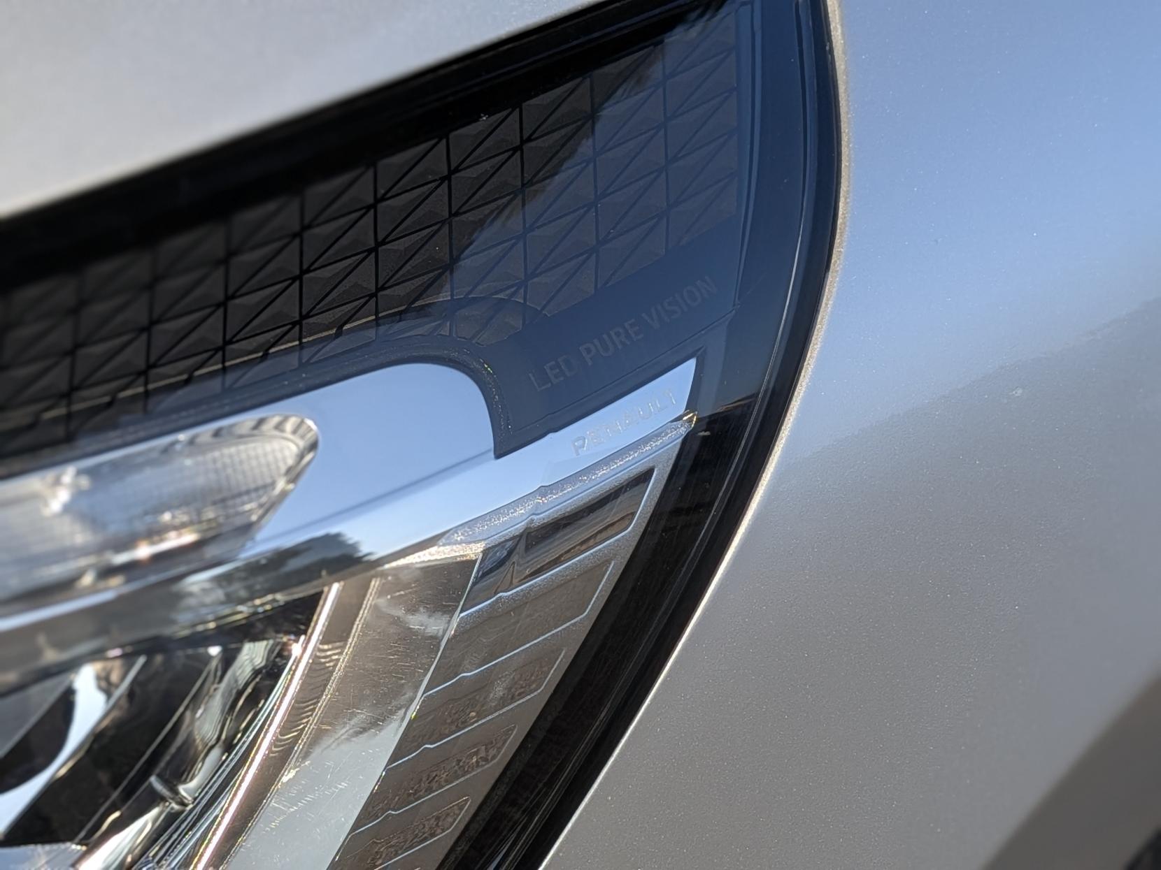 Renault Clio 1.0 TCe Iconic Edition Hatchback 5dr Petrol Manual Euro 6 (s/s) (90 ps)