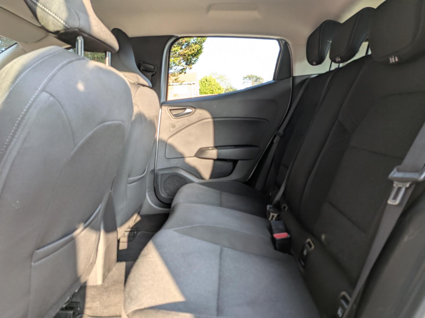 Renault Clio 1.0 TCe Iconic Edition Hatchback 5dr Petrol Manual Euro 6 (s/s) (90 ps)