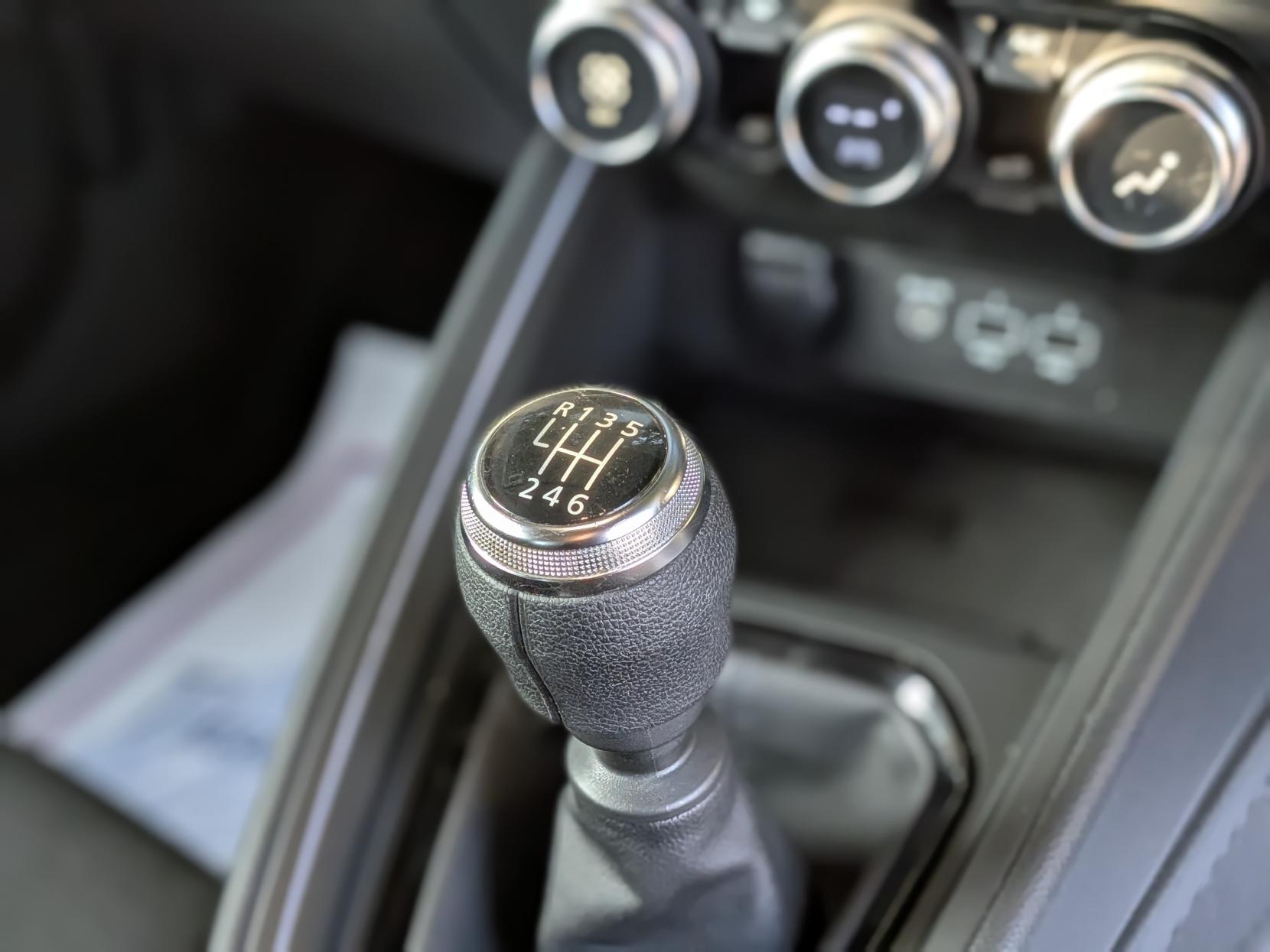 Renault Clio 1.0 TCe Iconic Edition Hatchback 5dr Petrol Manual Euro 6 (s/s) (90 ps)