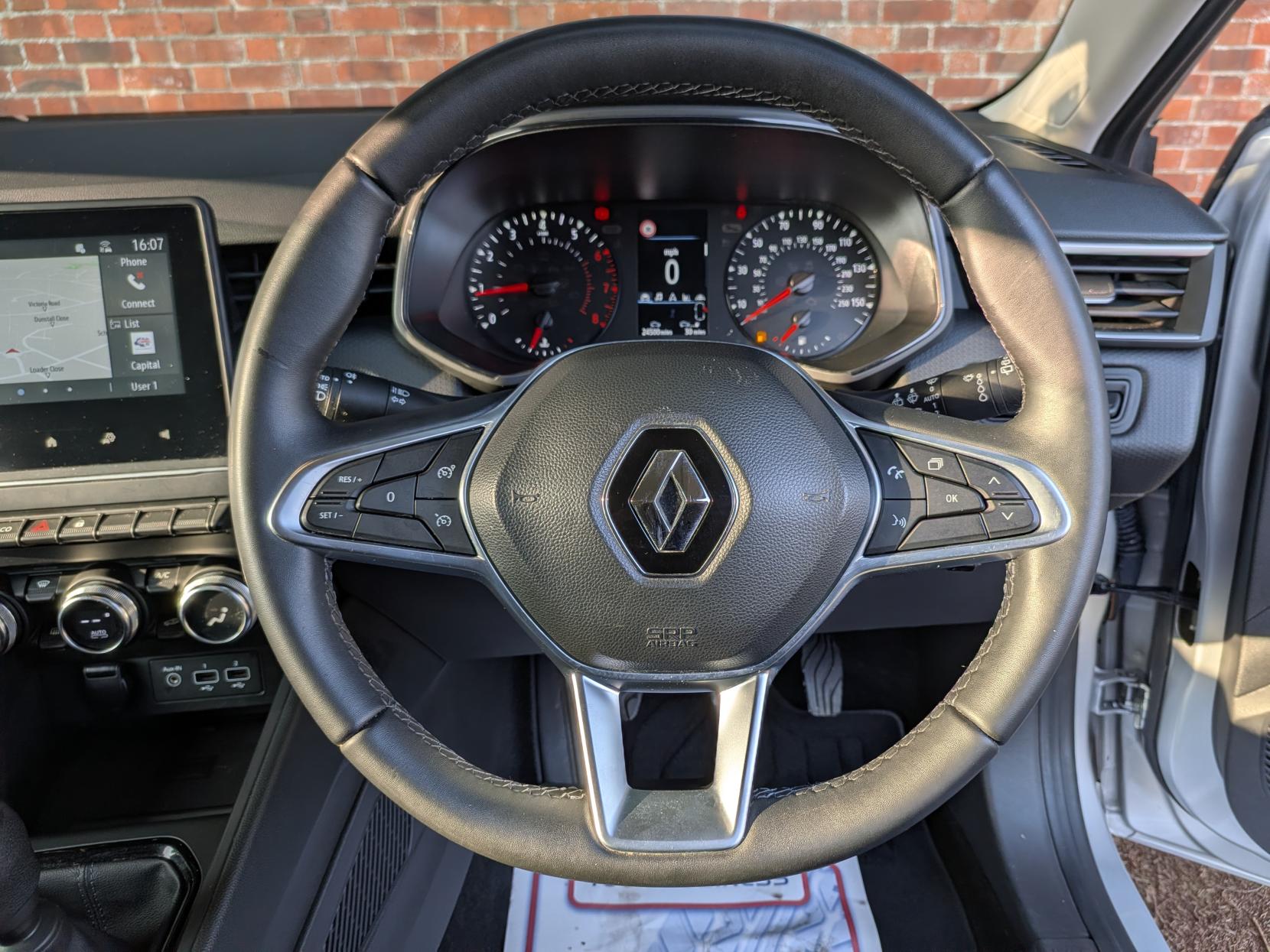 Renault Clio 1.0 TCe Iconic Edition Hatchback 5dr Petrol Manual Euro 6 (s/s) (90 ps)