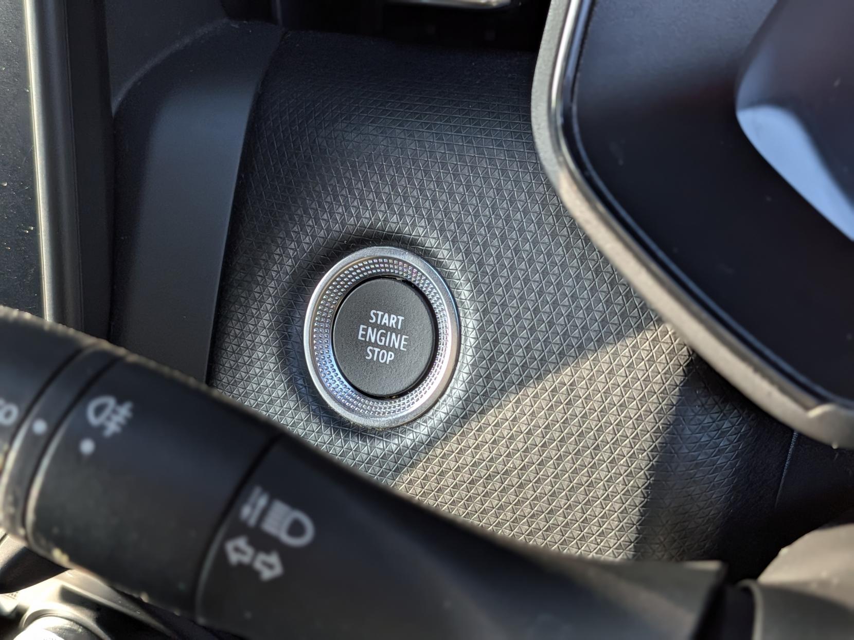 Renault Clio 1.0 TCe Iconic Edition Hatchback 5dr Petrol Manual Euro 6 (s/s) (90 ps)