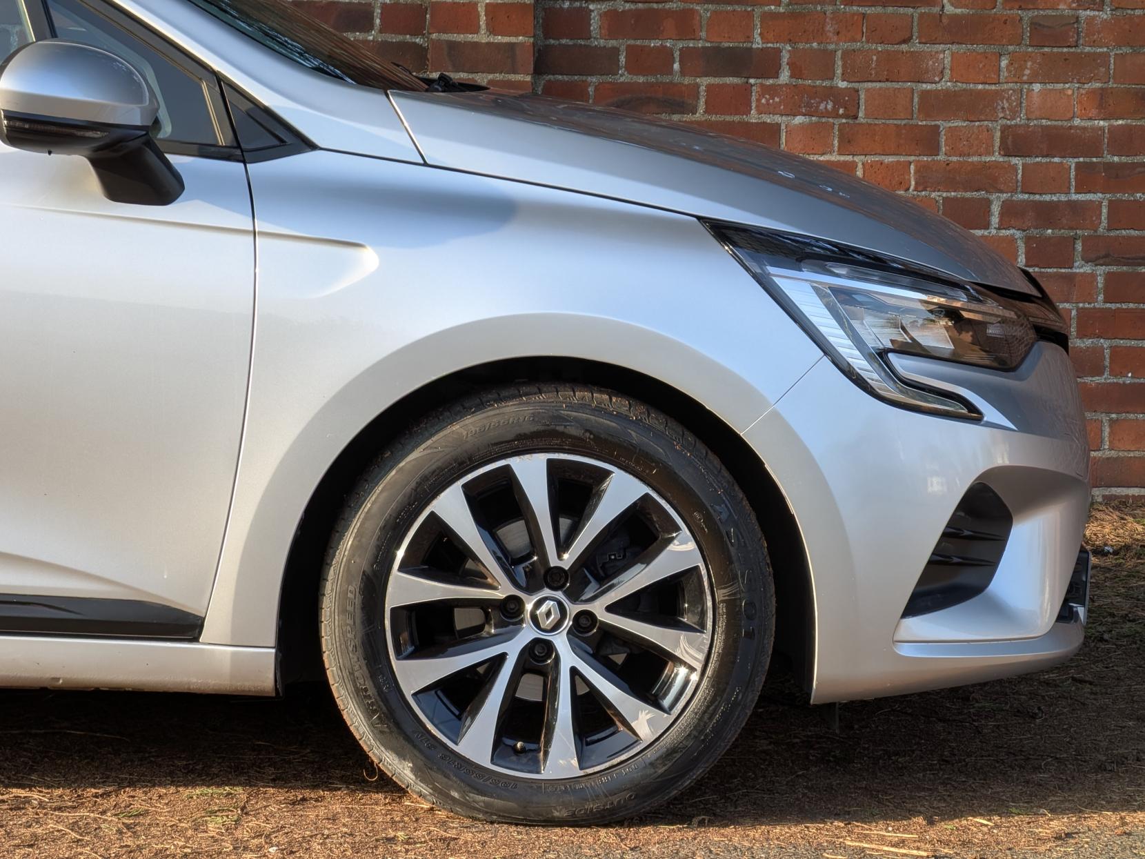 Renault Clio 1.0 TCe Iconic Edition Hatchback 5dr Petrol Manual Euro 6 (s/s) (90 ps)