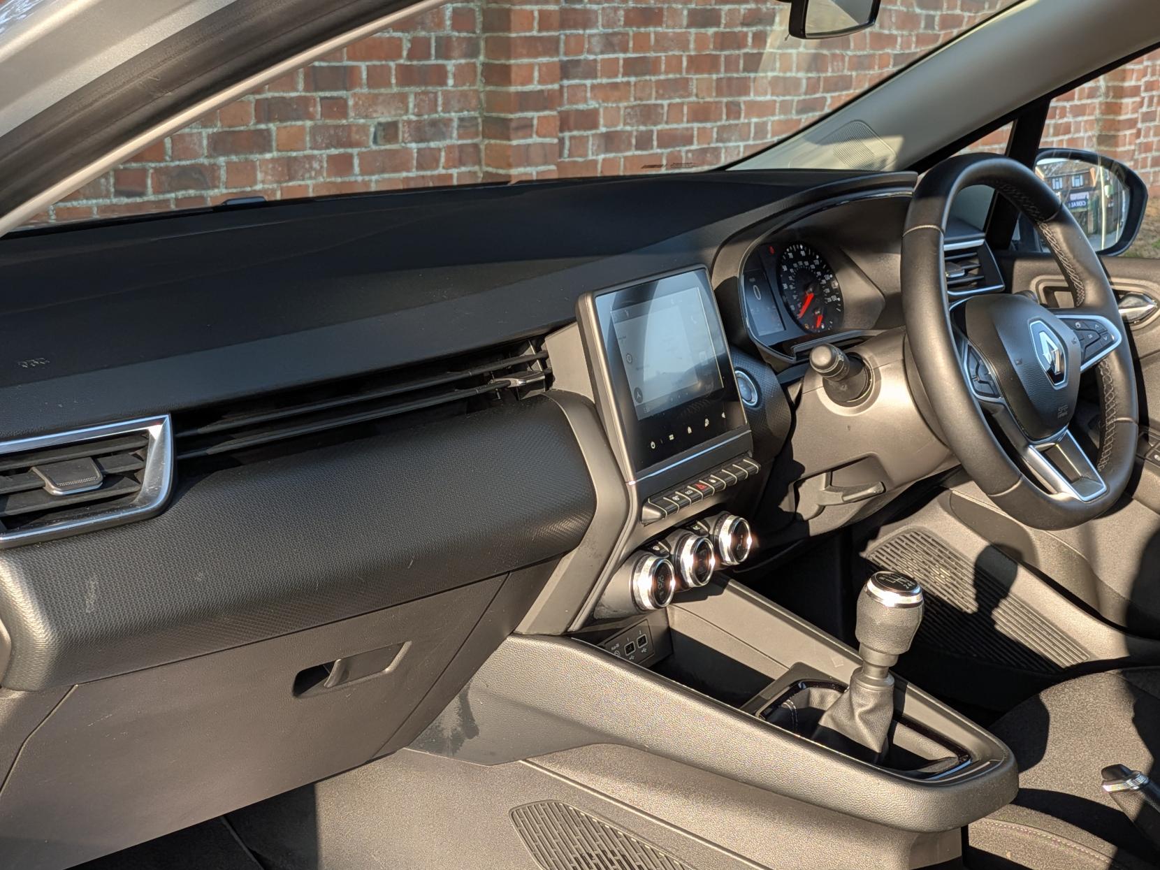 Renault Clio 1.0 TCe Iconic Edition Hatchback 5dr Petrol Manual Euro 6 (s/s) (90 ps)