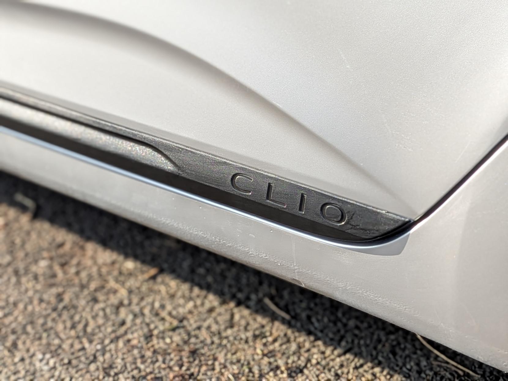 Renault Clio 1.0 TCe Iconic Edition Hatchback 5dr Petrol Manual Euro 6 (s/s) (90 ps)