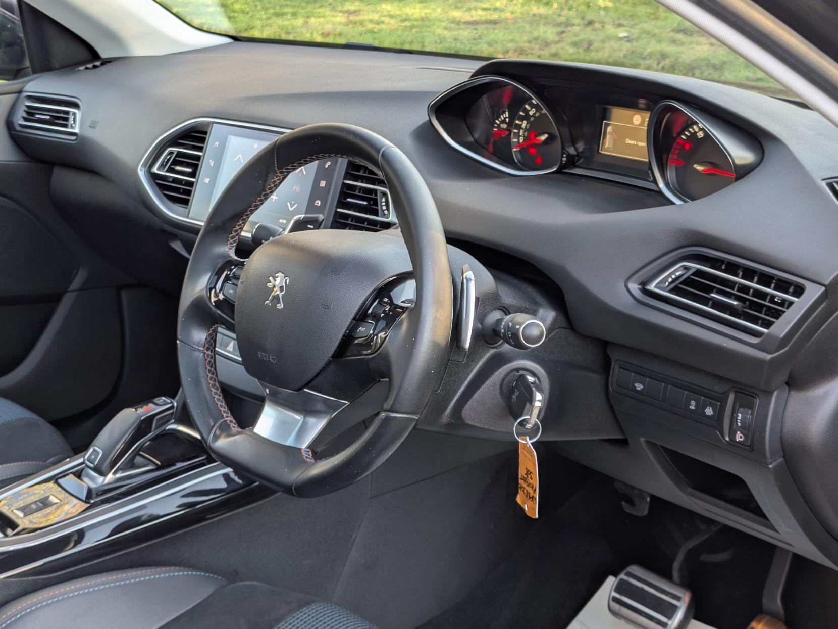 Peugeot 308 1.2 PureTech Tech Edition Hatchback 5dr Petrol EAT Euro 6 (s/s) (130 ps)