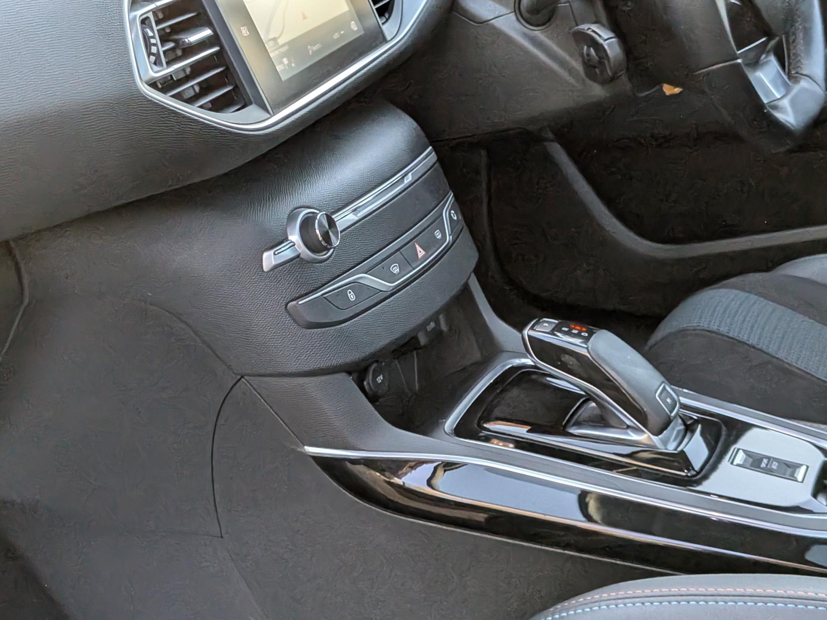 Peugeot 308 1.2 PureTech Tech Edition Hatchback 5dr Petrol EAT Euro 6 (s/s) (130 ps)