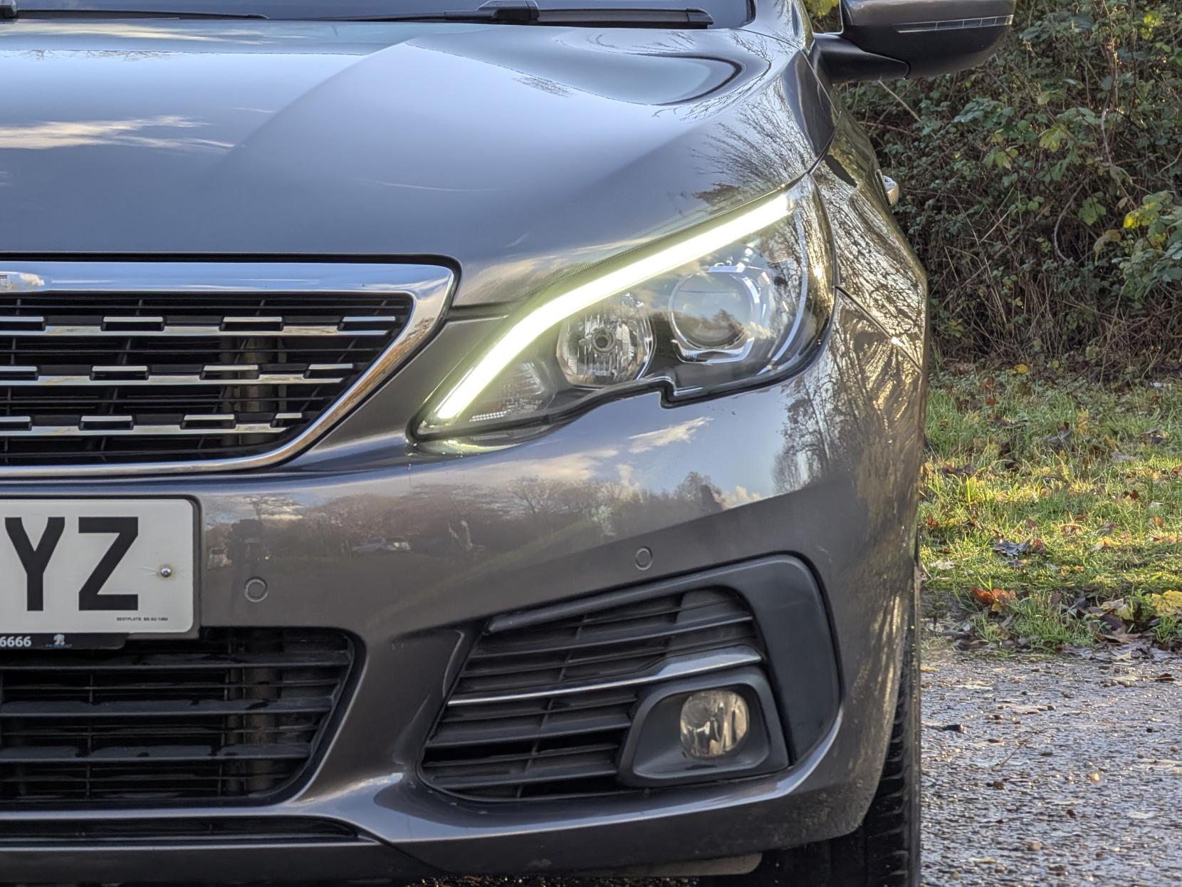 Peugeot 308 1.2 PureTech Tech Edition Hatchback 5dr Petrol EAT Euro 6 (s/s) (130 ps)