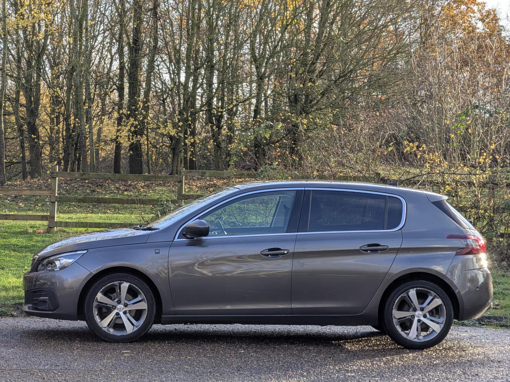 Peugeot 308 1.2 PureTech Tech Edition Hatchback 5dr Petrol EAT Euro 6 (s/s) (130 ps)