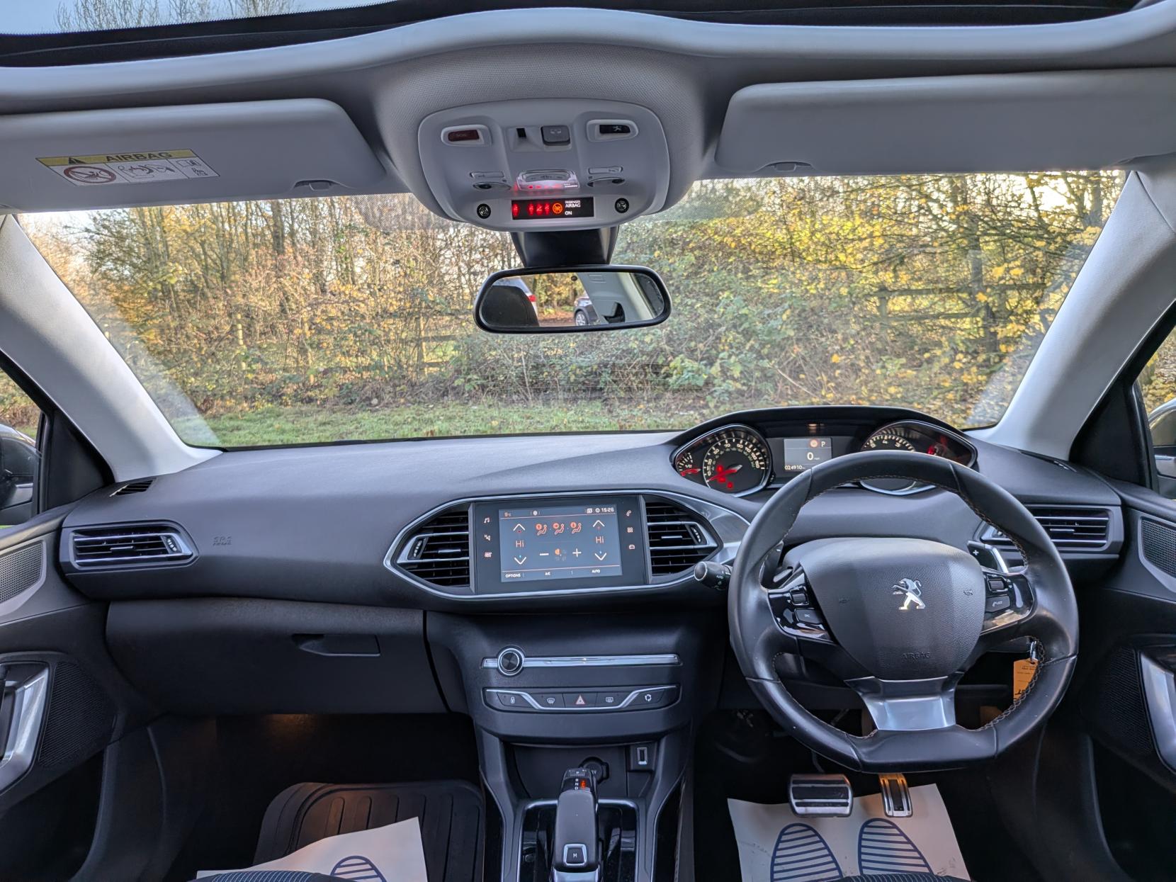 Peugeot 308 1.2 PureTech Tech Edition Hatchback 5dr Petrol EAT Euro 6 (s/s) (130 ps)