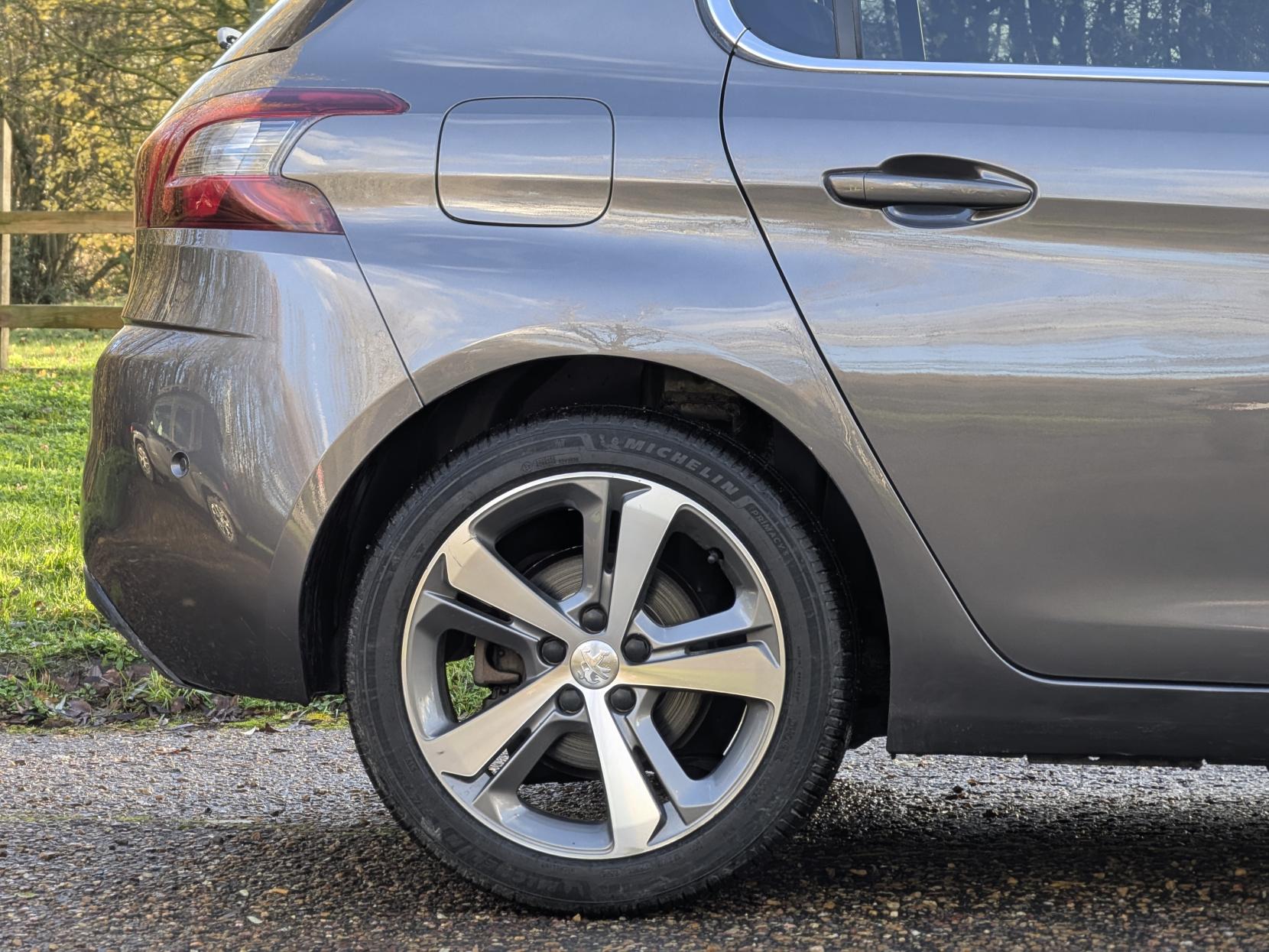 Peugeot 308 1.2 PureTech Tech Edition Hatchback 5dr Petrol EAT Euro 6 (s/s) (130 ps)