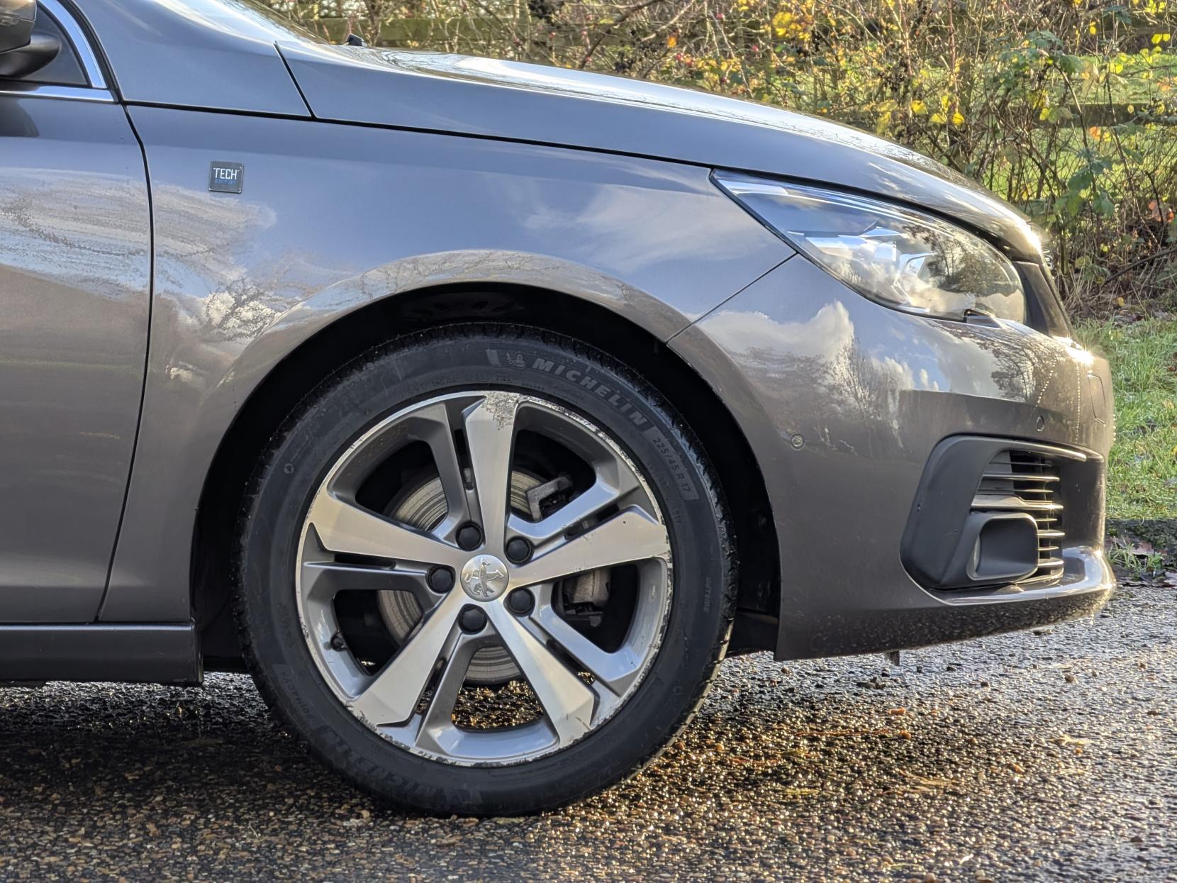 Peugeot 308 1.2 PureTech Tech Edition Hatchback 5dr Petrol EAT Euro 6 (s/s) (130 ps)