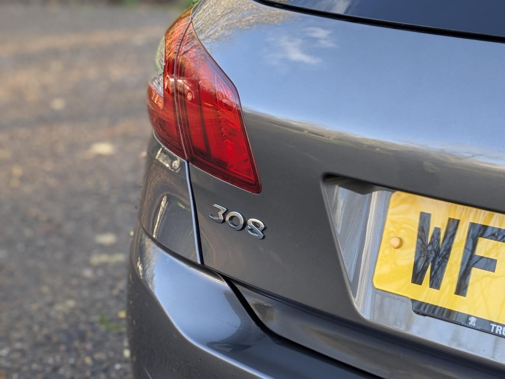 Peugeot 308 1.2 PureTech Tech Edition Hatchback 5dr Petrol EAT Euro 6 (s/s) (130 ps)