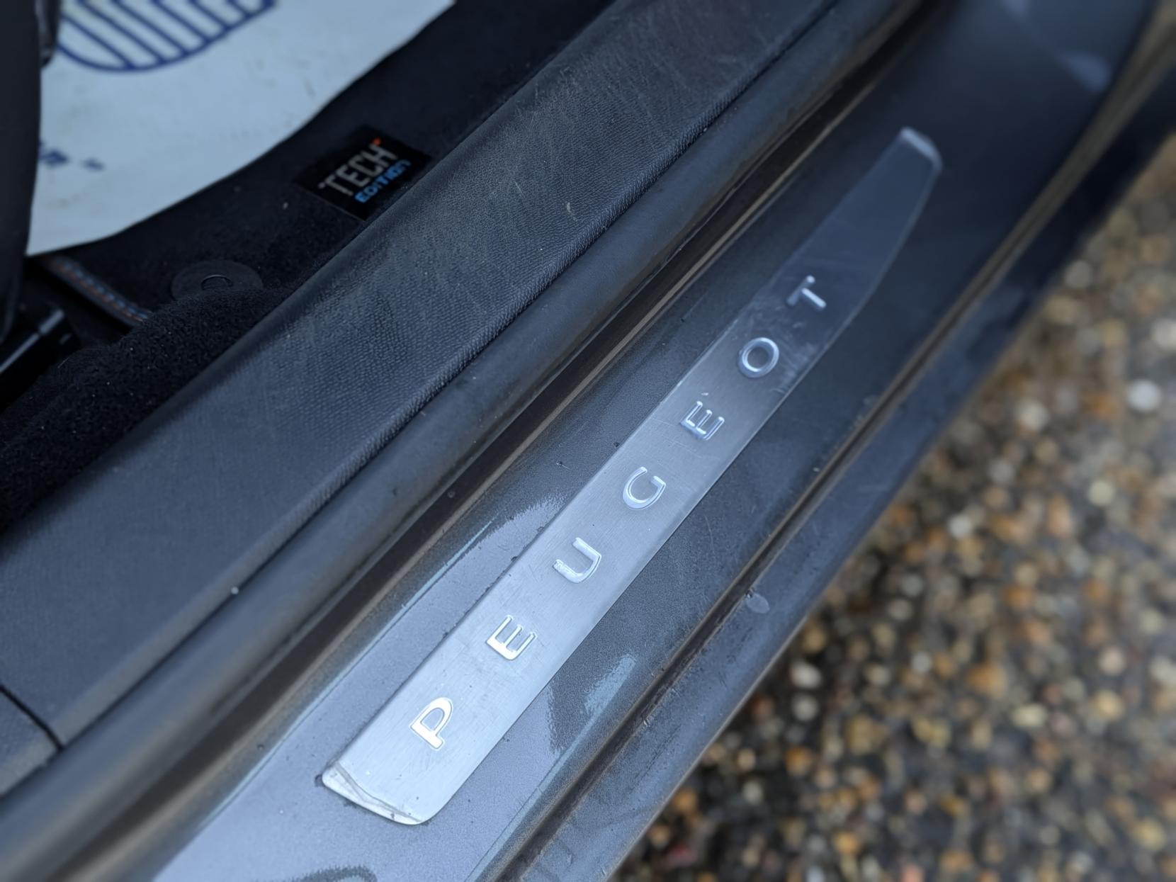 Peugeot 308 1.2 PureTech Tech Edition Hatchback 5dr Petrol EAT Euro 6 (s/s) (130 ps)