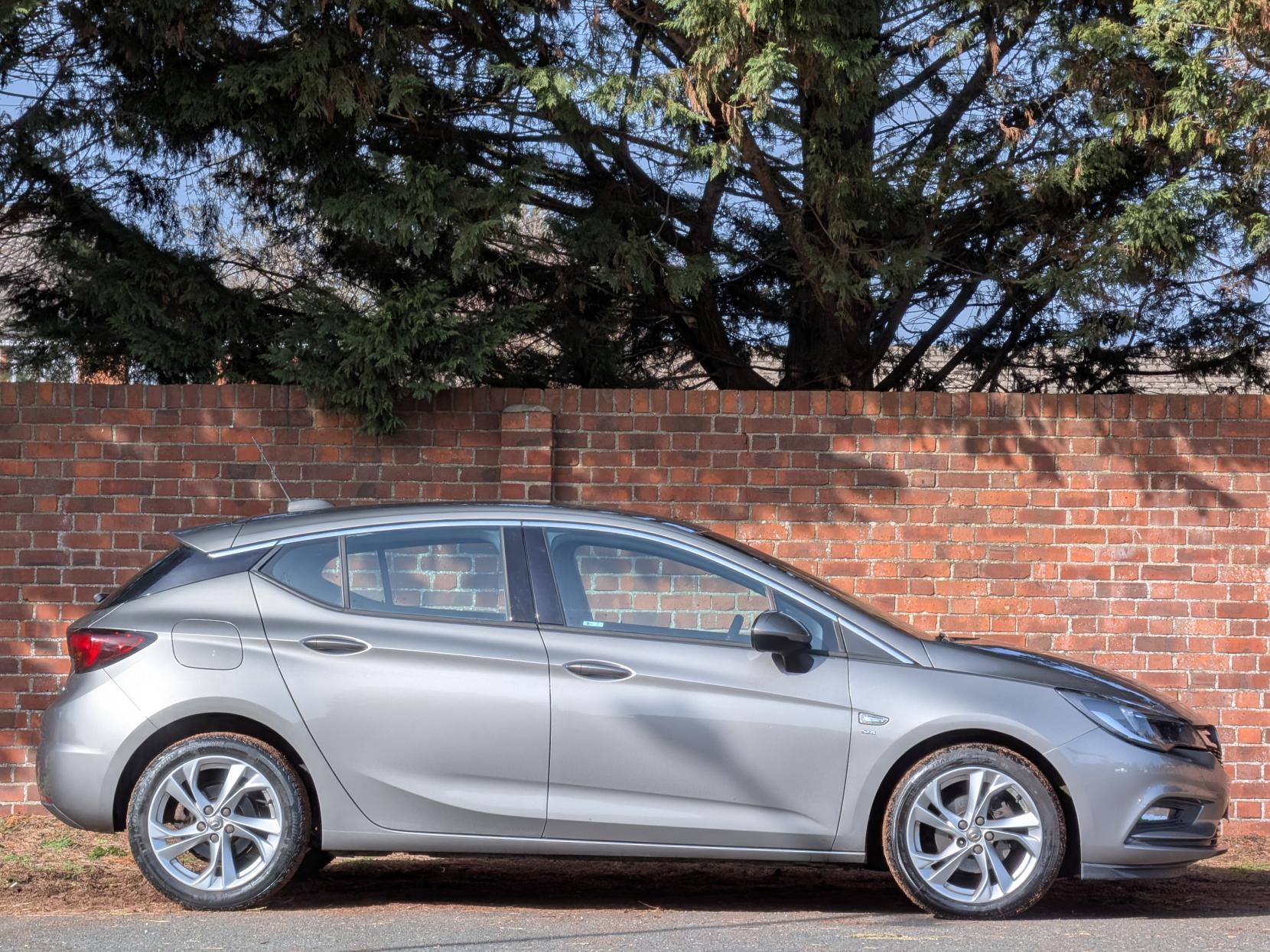 Vauxhall Astra 1.4i Turbo SRi Hatchback 5dr Petrol Manual Euro 6 (150 ps)