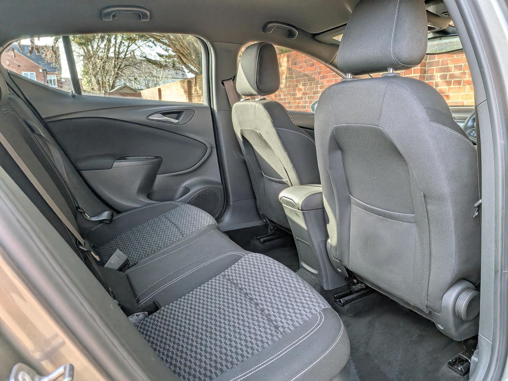 Vauxhall Astra 1.4i Turbo SRi Hatchback 5dr Petrol Manual Euro 6 (150 ps)