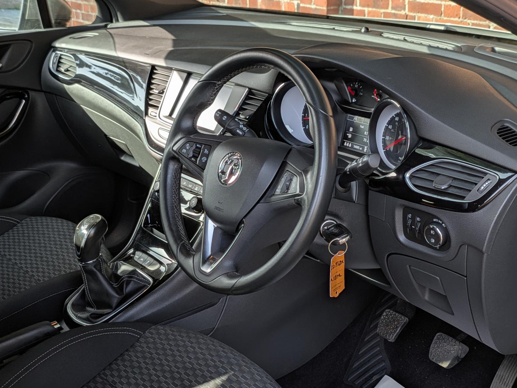 Vauxhall Astra 1.4i Turbo SRi Hatchback 5dr Petrol Manual Euro 6 (150 ps)