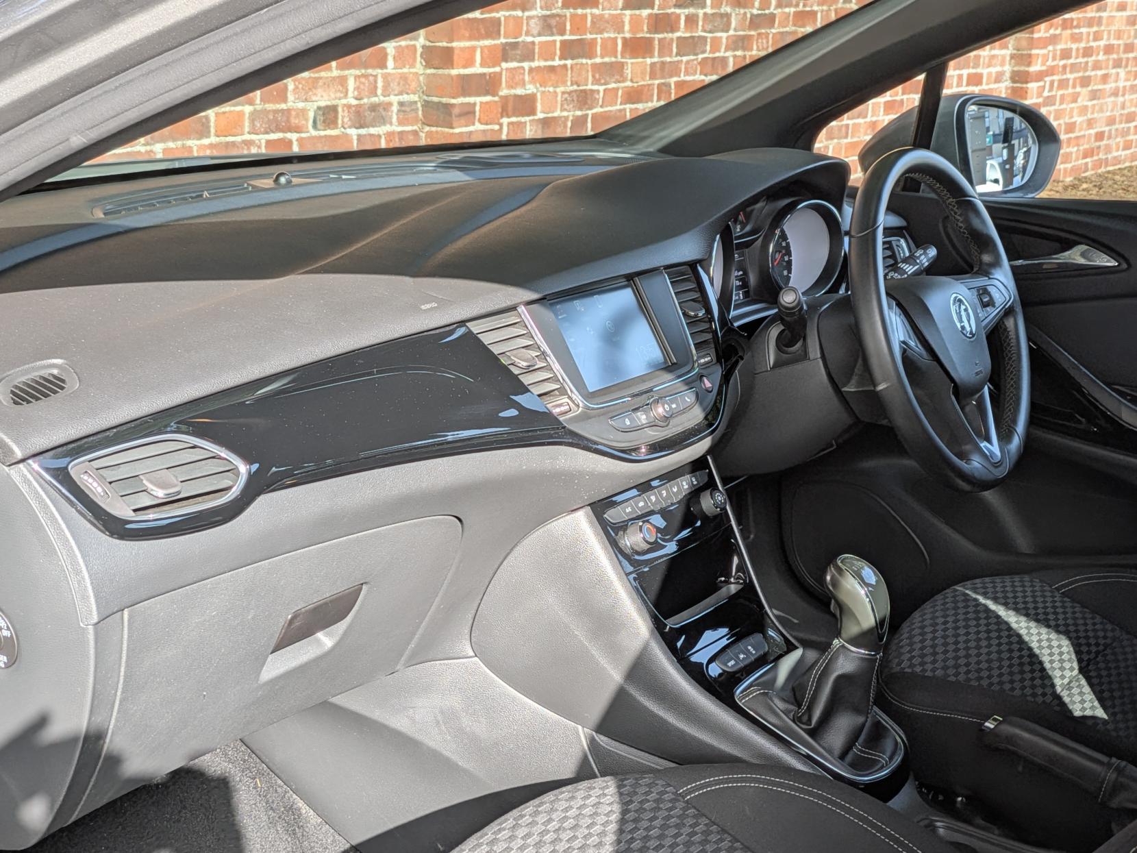 Vauxhall Astra 1.4i Turbo SRi Hatchback 5dr Petrol Manual Euro 6 (150 ps)