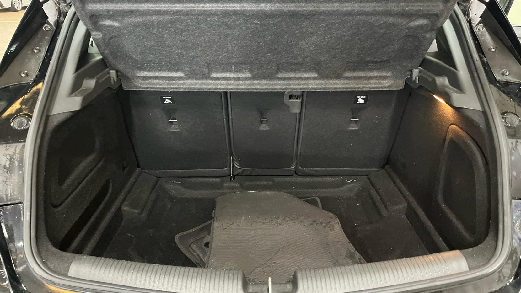 Vauxhall Astra 1.6i Turbo GPF Elite Nav Hatchback 5dr Petrol Manual Euro 6 (s/s) (200 ps)