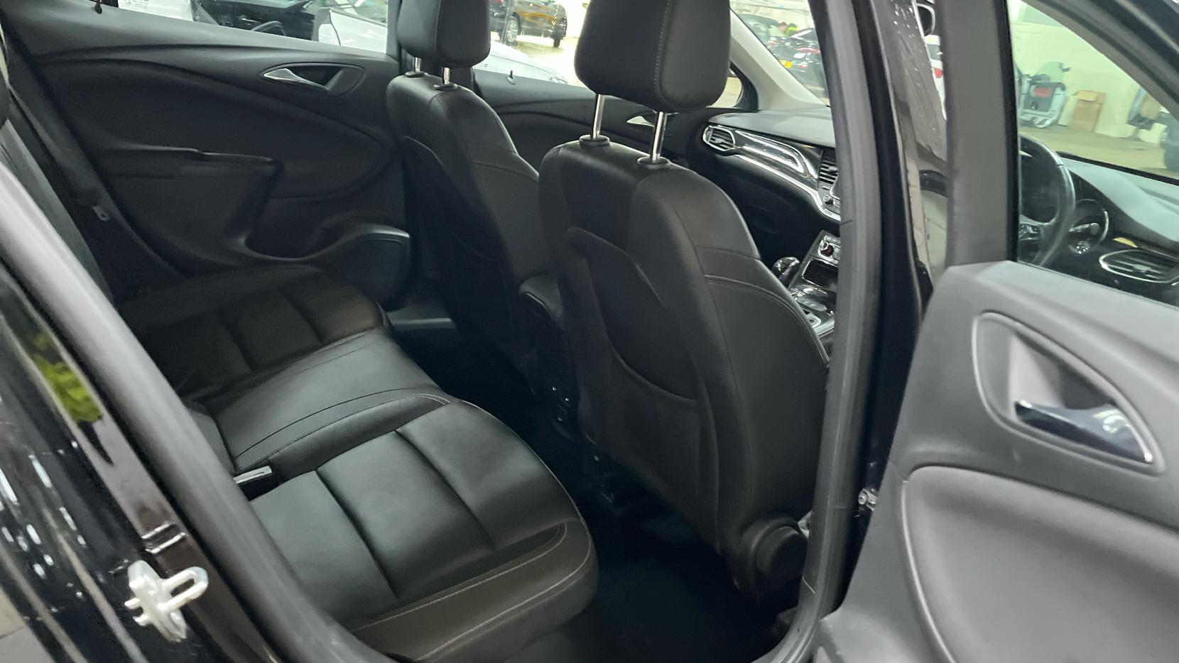 Vauxhall Astra 1.6i Turbo GPF Elite Nav Hatchback 5dr Petrol Manual Euro 6 (s/s) (200 ps)