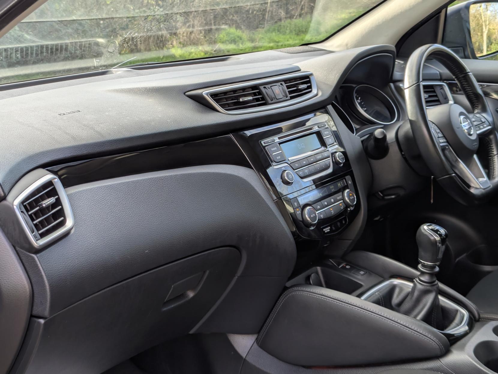 Nissan Qashqai 1.2 DIG-T Acenta SUV 5dr Petrol Manual Euro 6 (s/s) (115 ps)