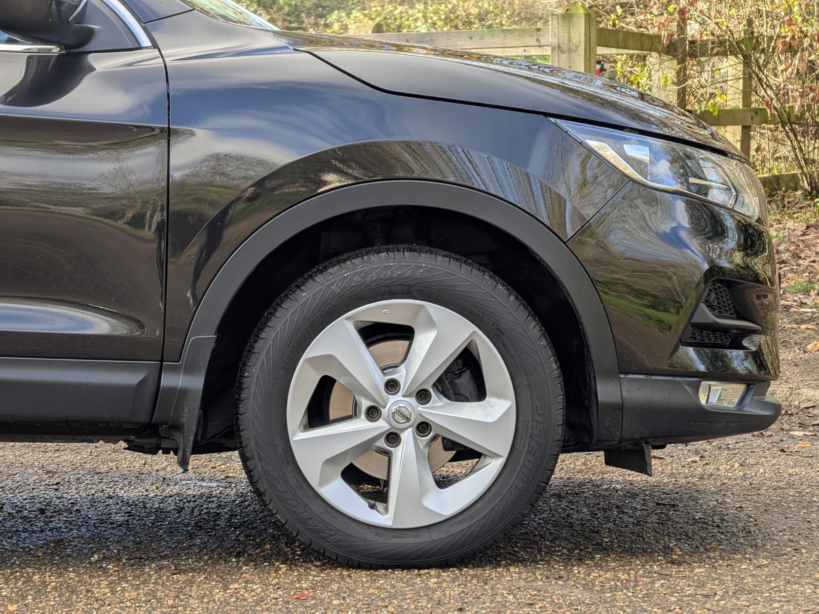 Nissan Qashqai 1.2 DIG-T Acenta SUV 5dr Petrol Manual Euro 6 (s/s) (115 ps)