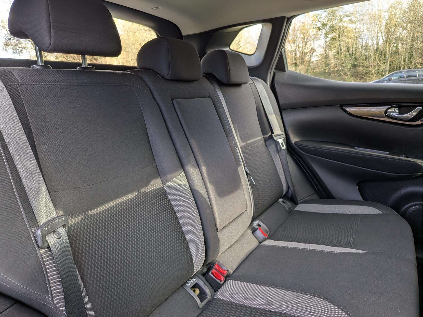 Nissan Qashqai 1.2 DIG-T Acenta SUV 5dr Petrol Manual Euro 6 (s/s) (115 ps)