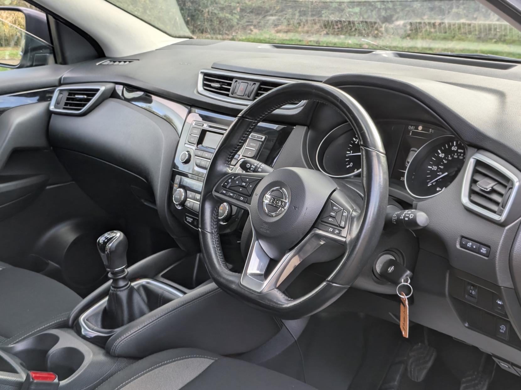 Nissan Qashqai 1.2 DIG-T Acenta SUV 5dr Petrol Manual Euro 6 (s/s) (115 ps)