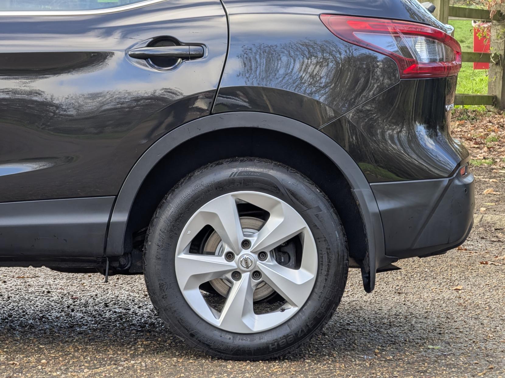 Nissan Qashqai 1.2 DIG-T Acenta SUV 5dr Petrol Manual Euro 6 (s/s) (115 ps)