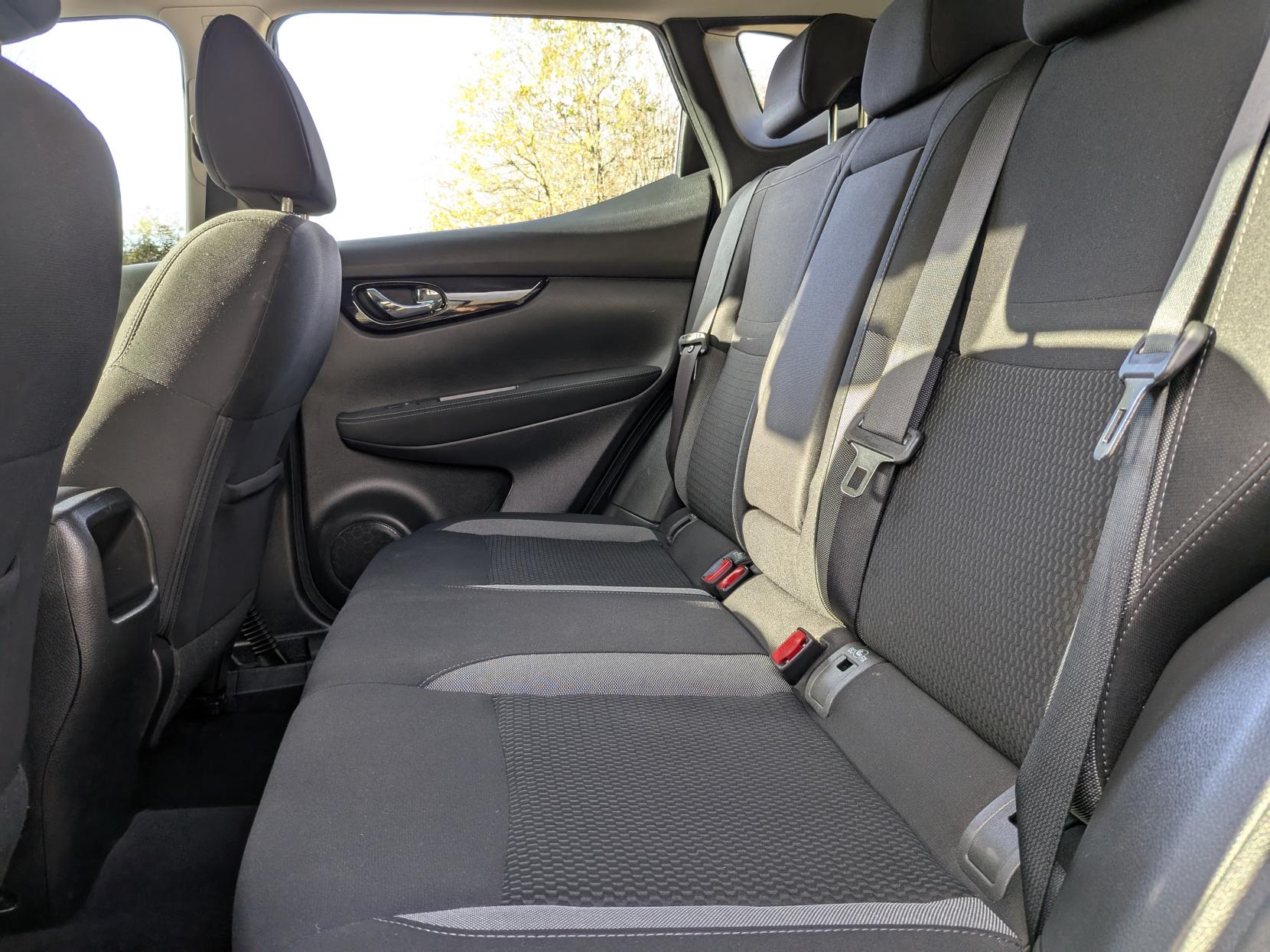 Nissan Qashqai 1.2 DIG-T Acenta SUV 5dr Petrol Manual Euro 6 (s/s) (115 ps)