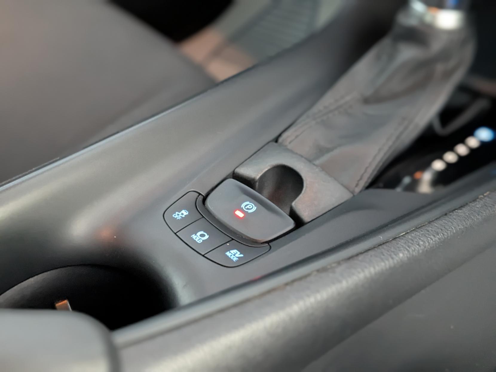 Toyota C-HR 1.8 VVT-h Icon SUV 5dr Petrol Hybrid CVT Euro 6 (s/s) (122 ps)