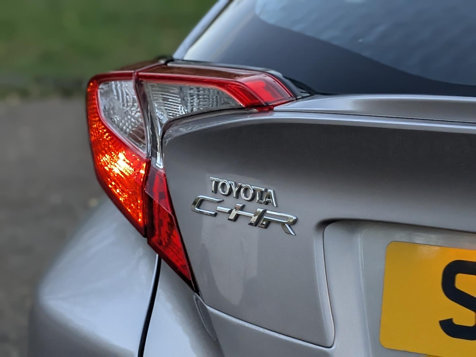 Toyota C-HR 1.8 VVT-h Icon SUV 5dr Petrol Hybrid CVT Euro 6 (s/s) (122 ps)