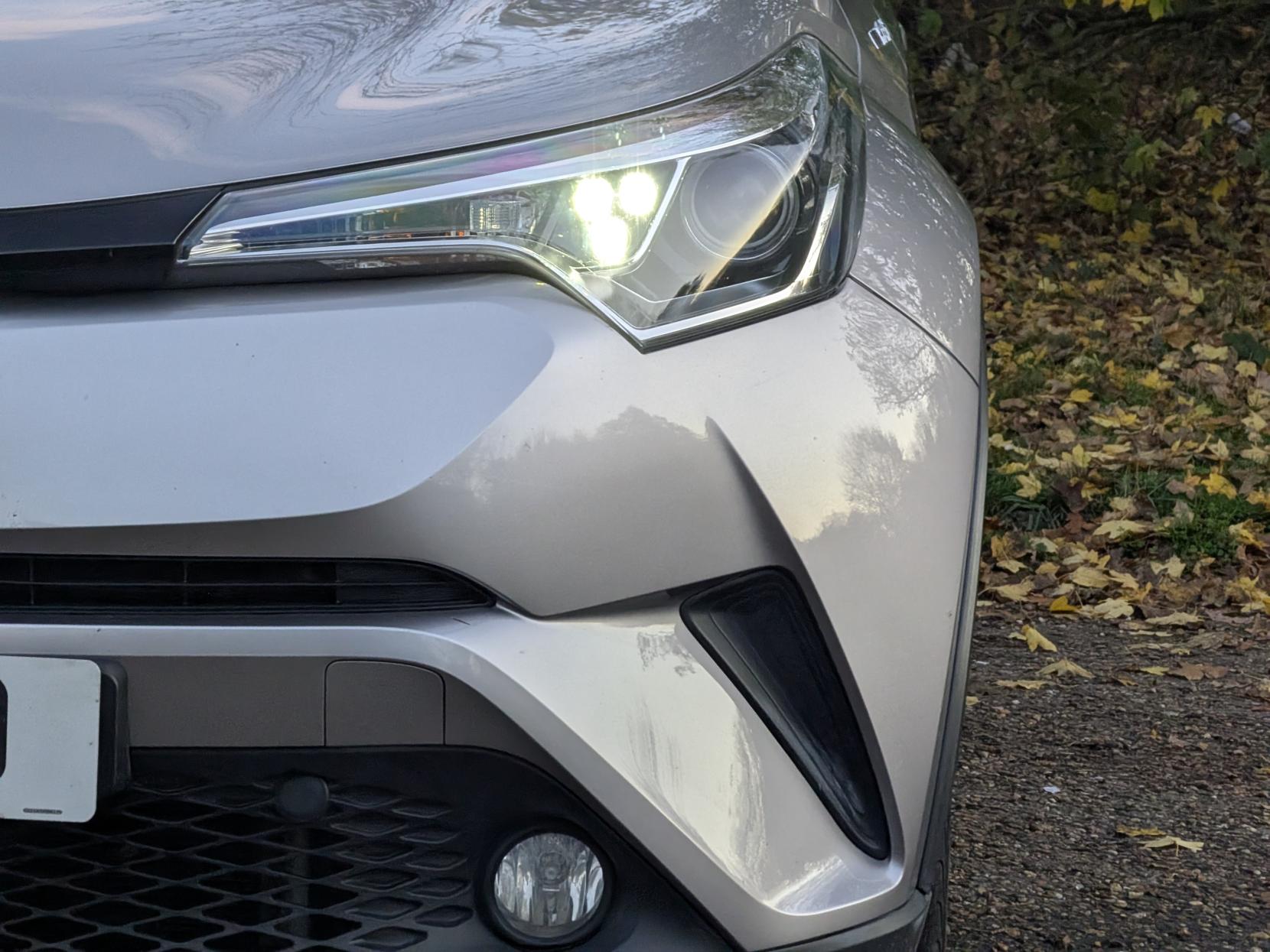 Toyota C-HR 1.8 VVT-h Icon SUV 5dr Petrol Hybrid CVT Euro 6 (s/s) (122 ps)