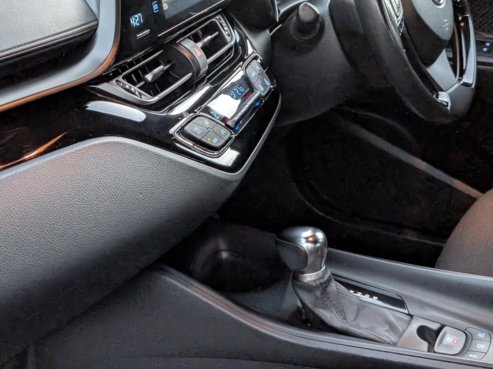 Toyota C-HR 1.8 VVT-h Icon SUV 5dr Petrol Hybrid CVT Euro 6 (s/s) (122 ps)