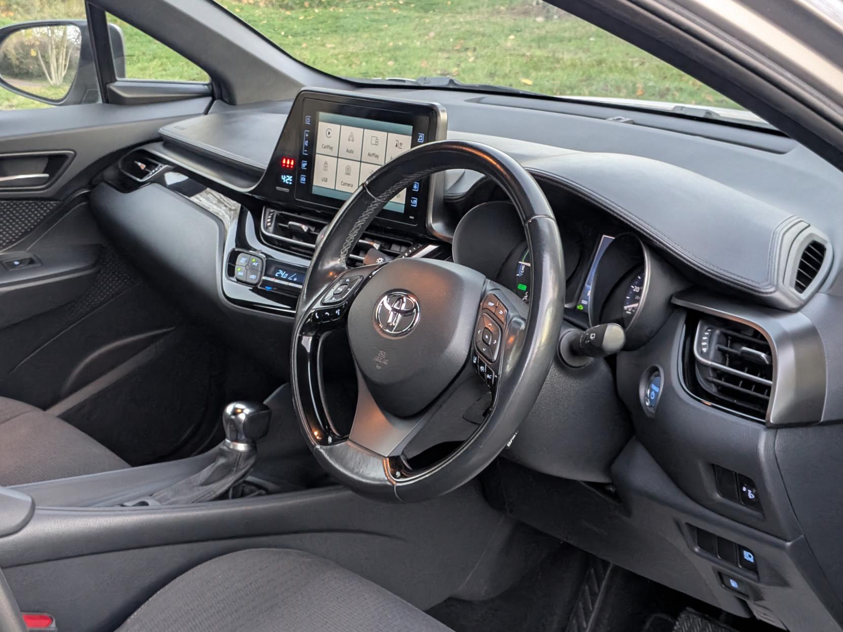 Toyota C-HR 1.8 VVT-h Icon SUV 5dr Petrol Hybrid CVT Euro 6 (s/s) (122 ps)