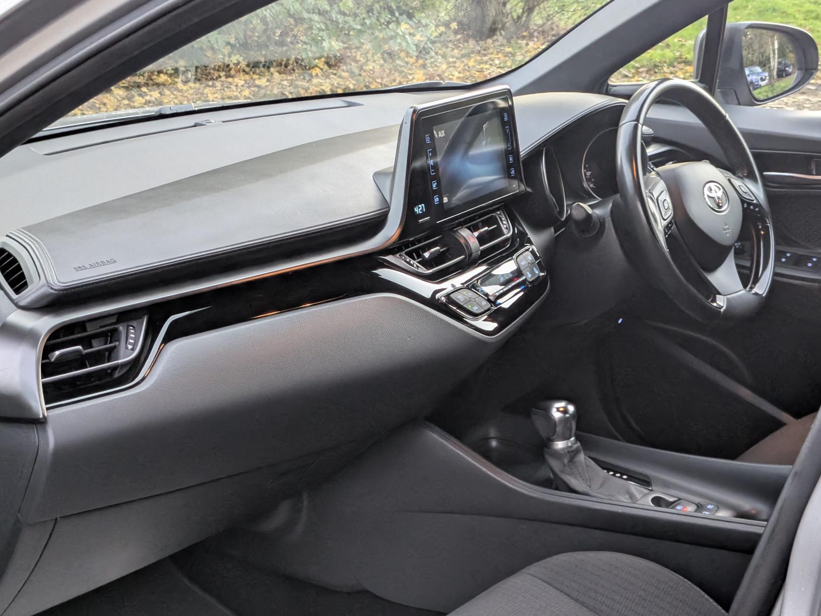 Toyota C-HR 1.8 VVT-h Icon SUV 5dr Petrol Hybrid CVT Euro 6 (s/s) (122 ps)