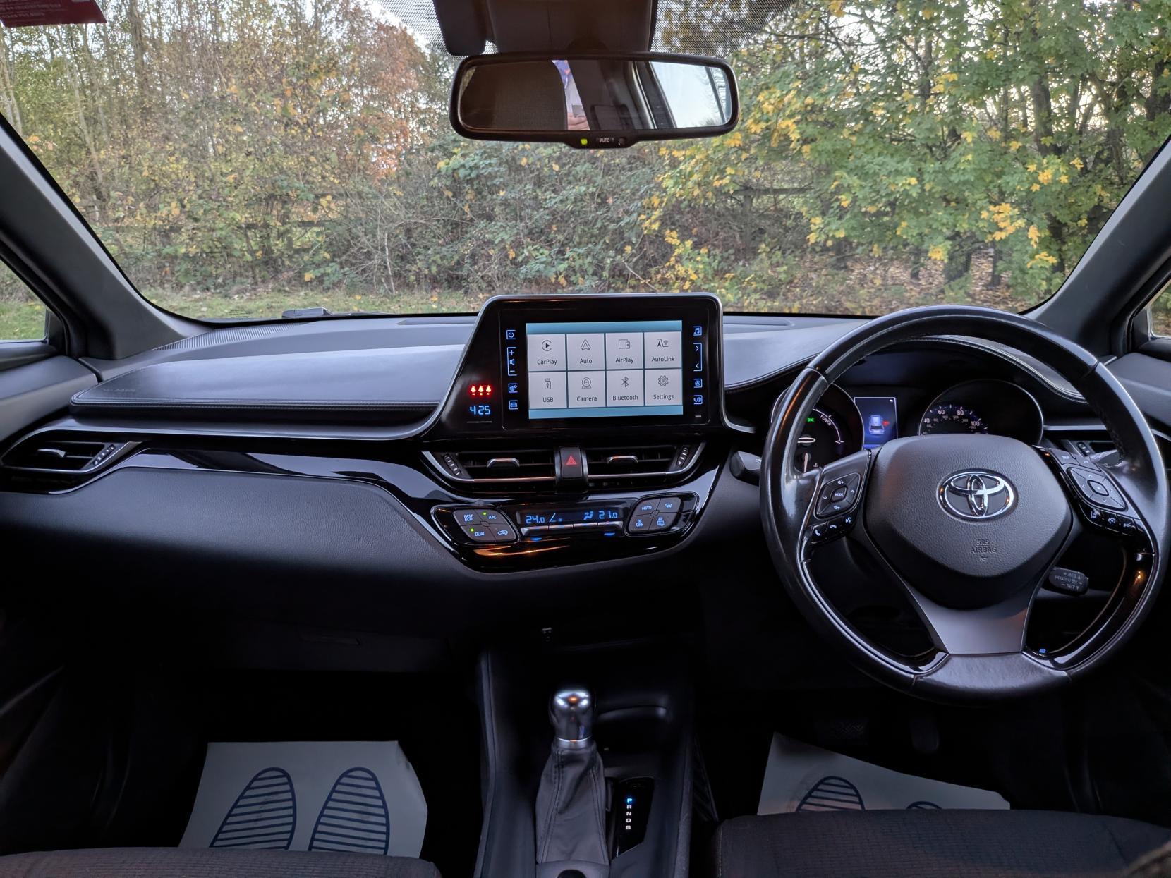 Toyota C-HR 1.8 VVT-h Icon SUV 5dr Petrol Hybrid CVT Euro 6 (s/s) (122 ps)