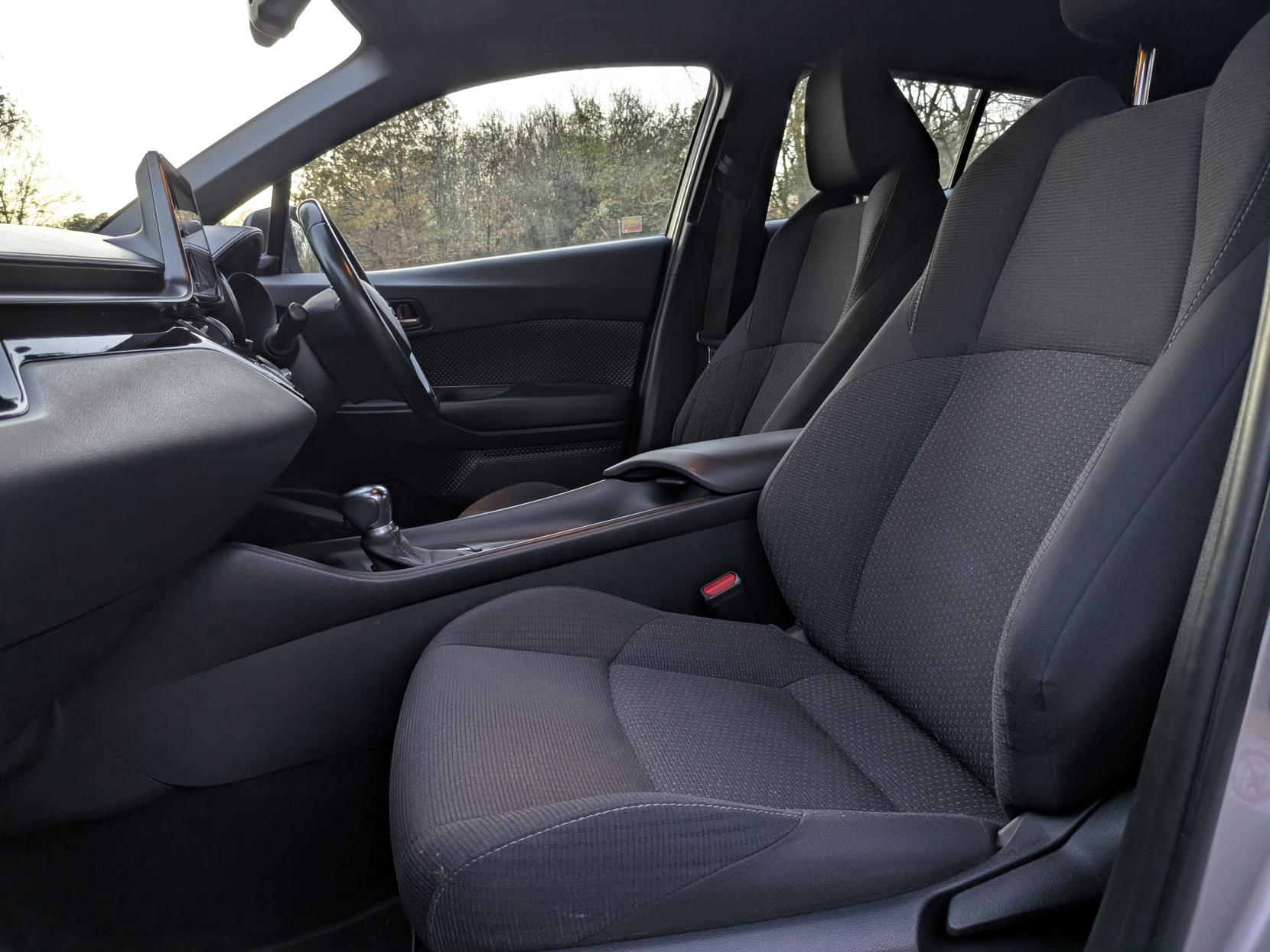 Toyota C-HR 1.8 VVT-h Icon SUV 5dr Petrol Hybrid CVT Euro 6 (s/s) (122 ps)