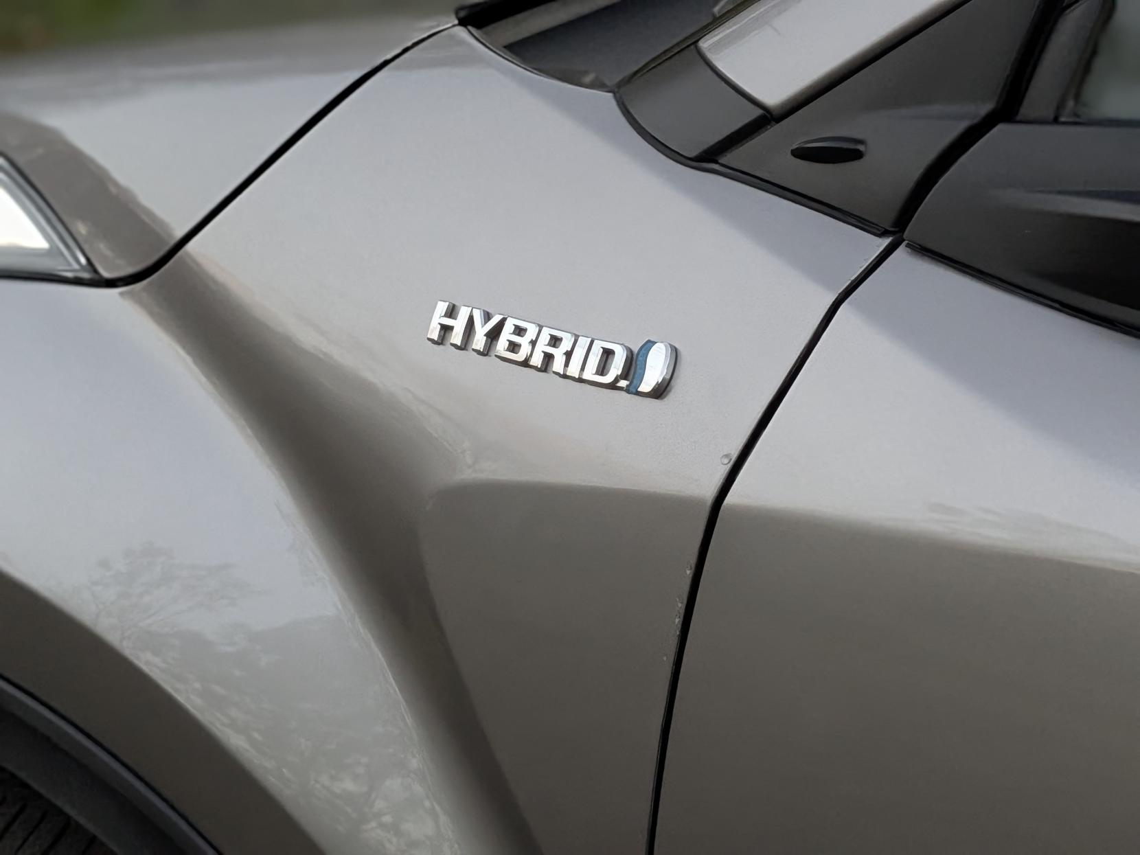 Toyota C-HR 1.8 VVT-h Icon SUV 5dr Petrol Hybrid CVT Euro 6 (s/s) (122 ps)