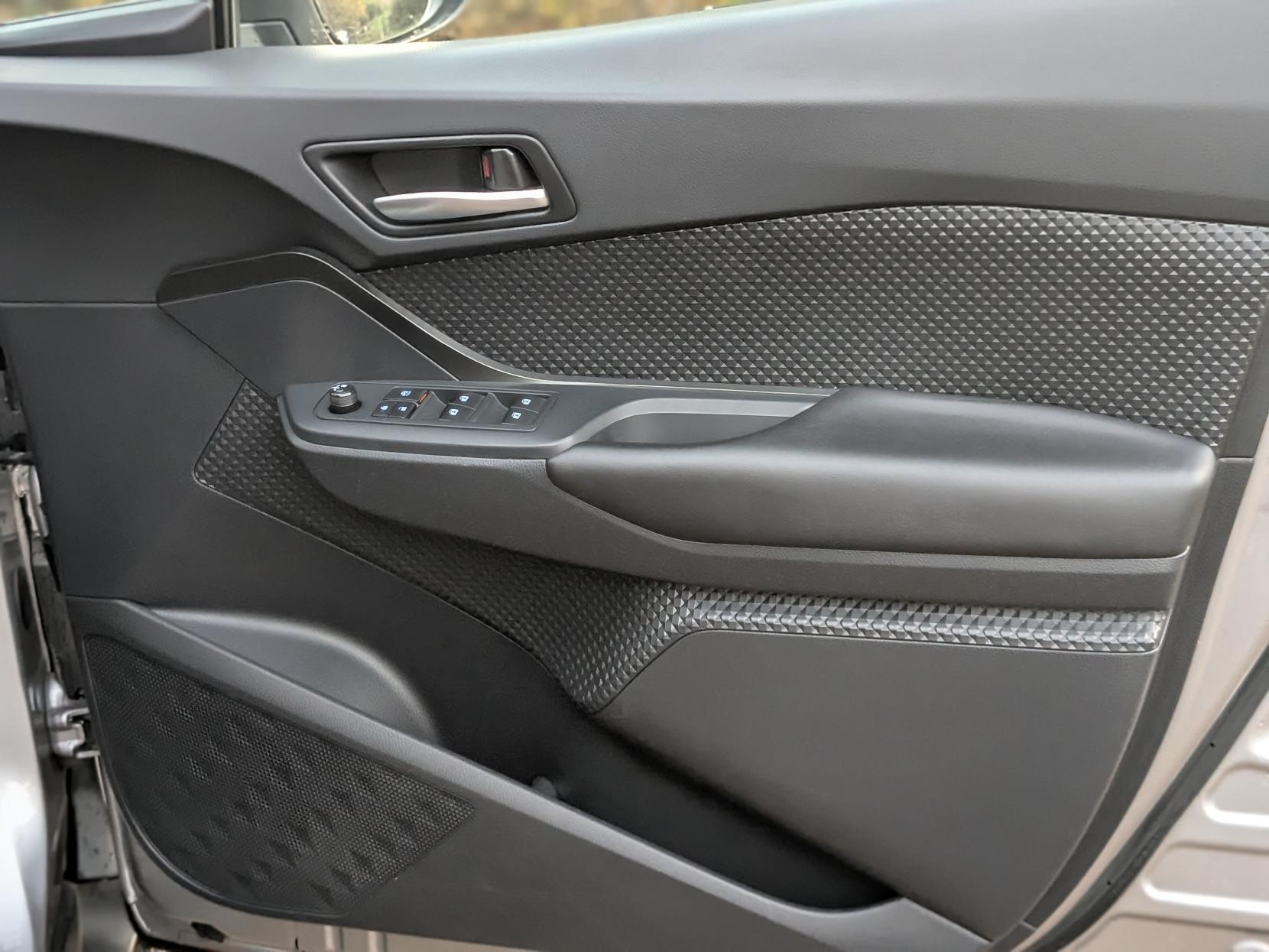 Toyota C-HR 1.8 VVT-h Icon SUV 5dr Petrol Hybrid CVT Euro 6 (s/s) (122 ps)