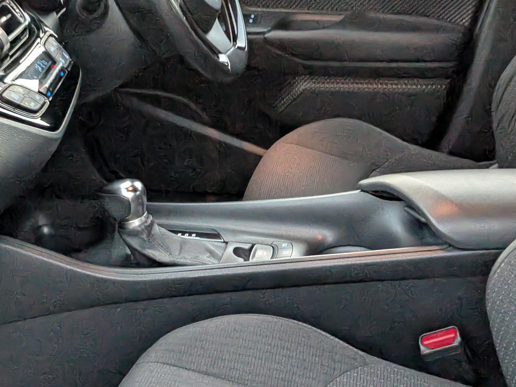 Toyota C-HR 1.8 VVT-h Icon SUV 5dr Petrol Hybrid CVT Euro 6 (s/s) (122 ps)