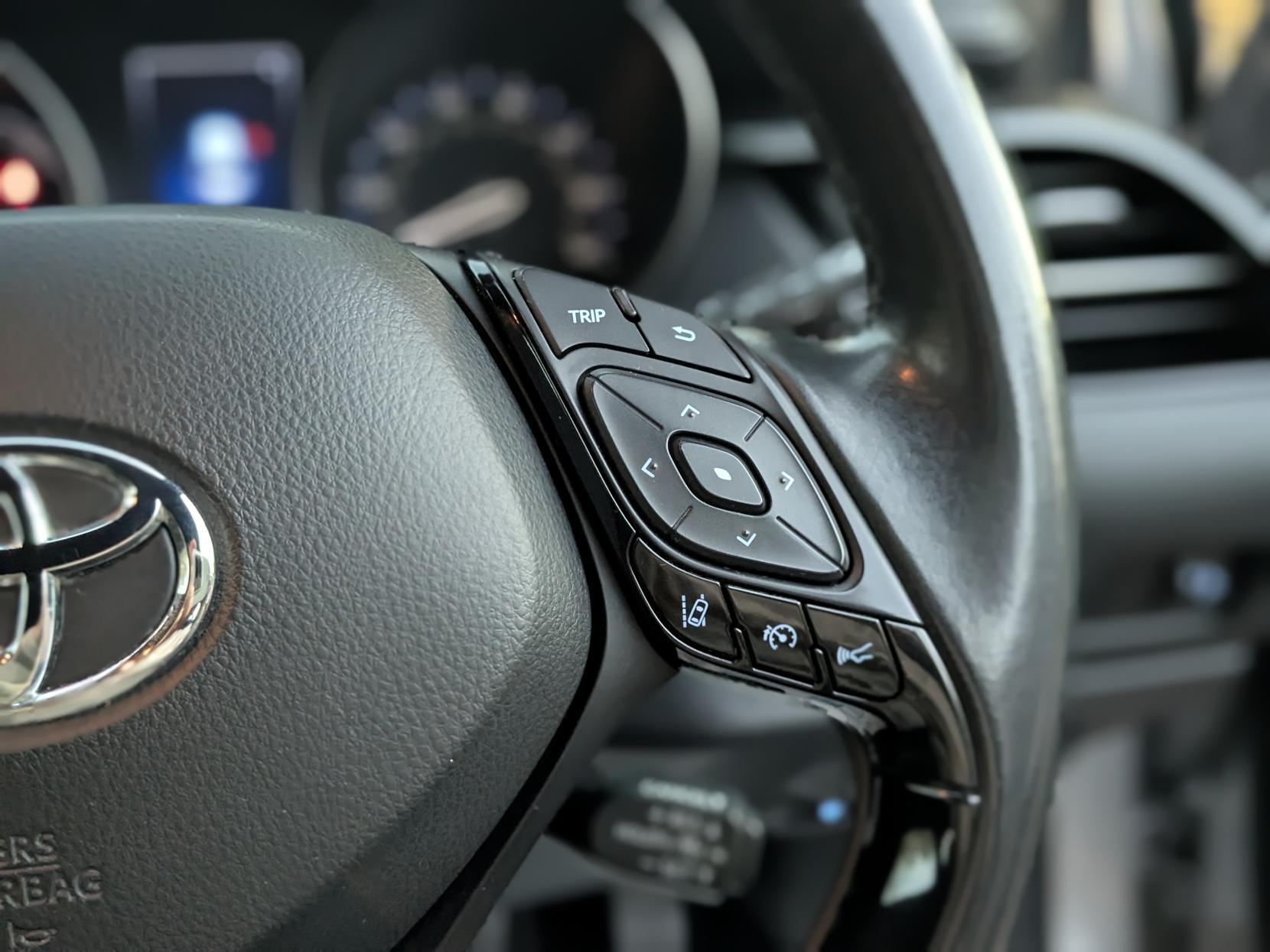 Toyota C-HR 1.8 VVT-h Icon SUV 5dr Petrol Hybrid CVT Euro 6 (s/s) (122 ps)