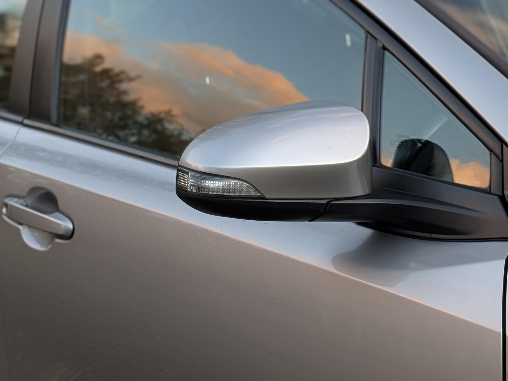 Toyota C-HR 1.8 VVT-h Icon SUV 5dr Petrol Hybrid CVT Euro 6 (s/s) (122 ps)