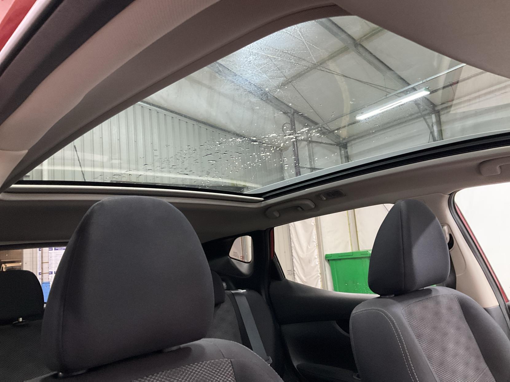 Nissan Qashqai 1.2 DIG-T N-Connecta SUV 5dr Petrol XTRON 2WD Euro 6 (s/s) (115 ps)