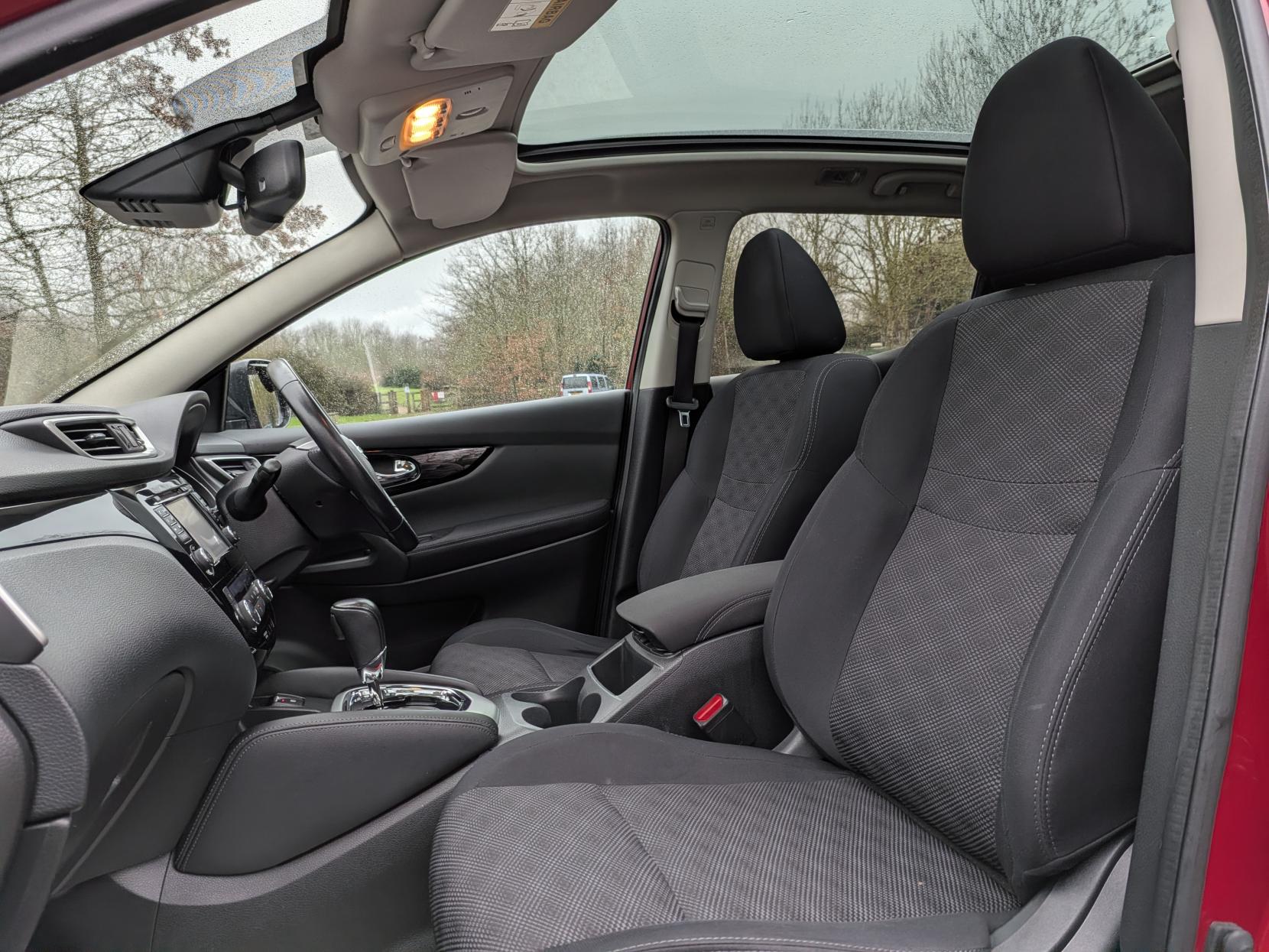 Nissan Qashqai 1.2 DIG-T N-Connecta SUV 5dr Petrol XTRON 2WD Euro 6 (s/s) (115 ps)