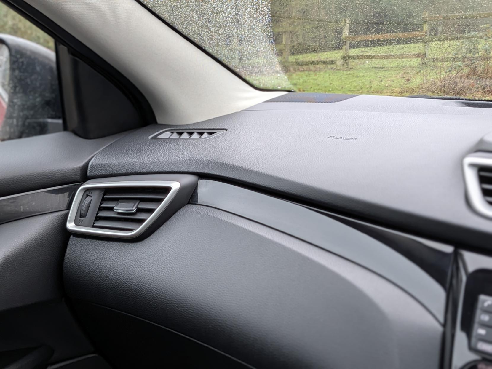 Nissan Qashqai 1.2 DIG-T N-Connecta SUV 5dr Petrol XTRON 2WD Euro 6 (s/s) (115 ps)